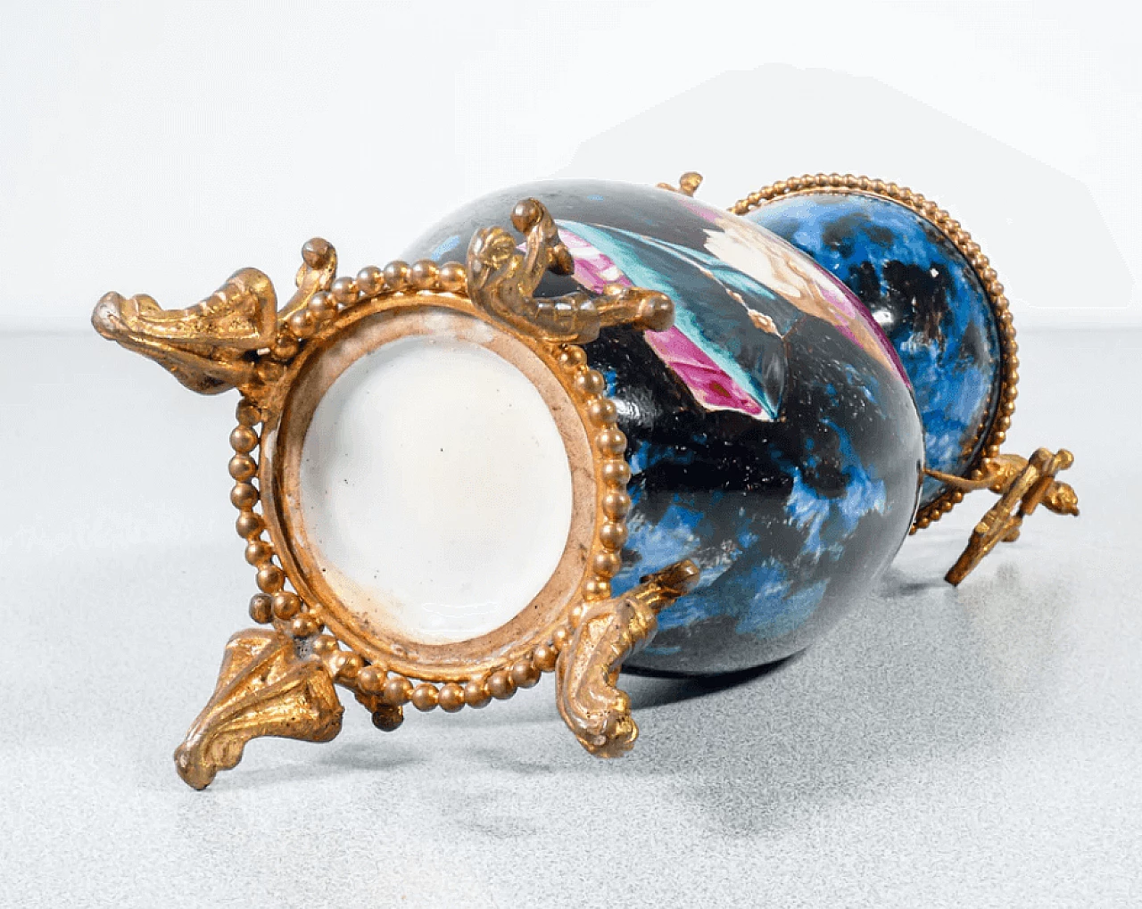 Pair of ceramic vases with bronze details, second half of the 19th century 5