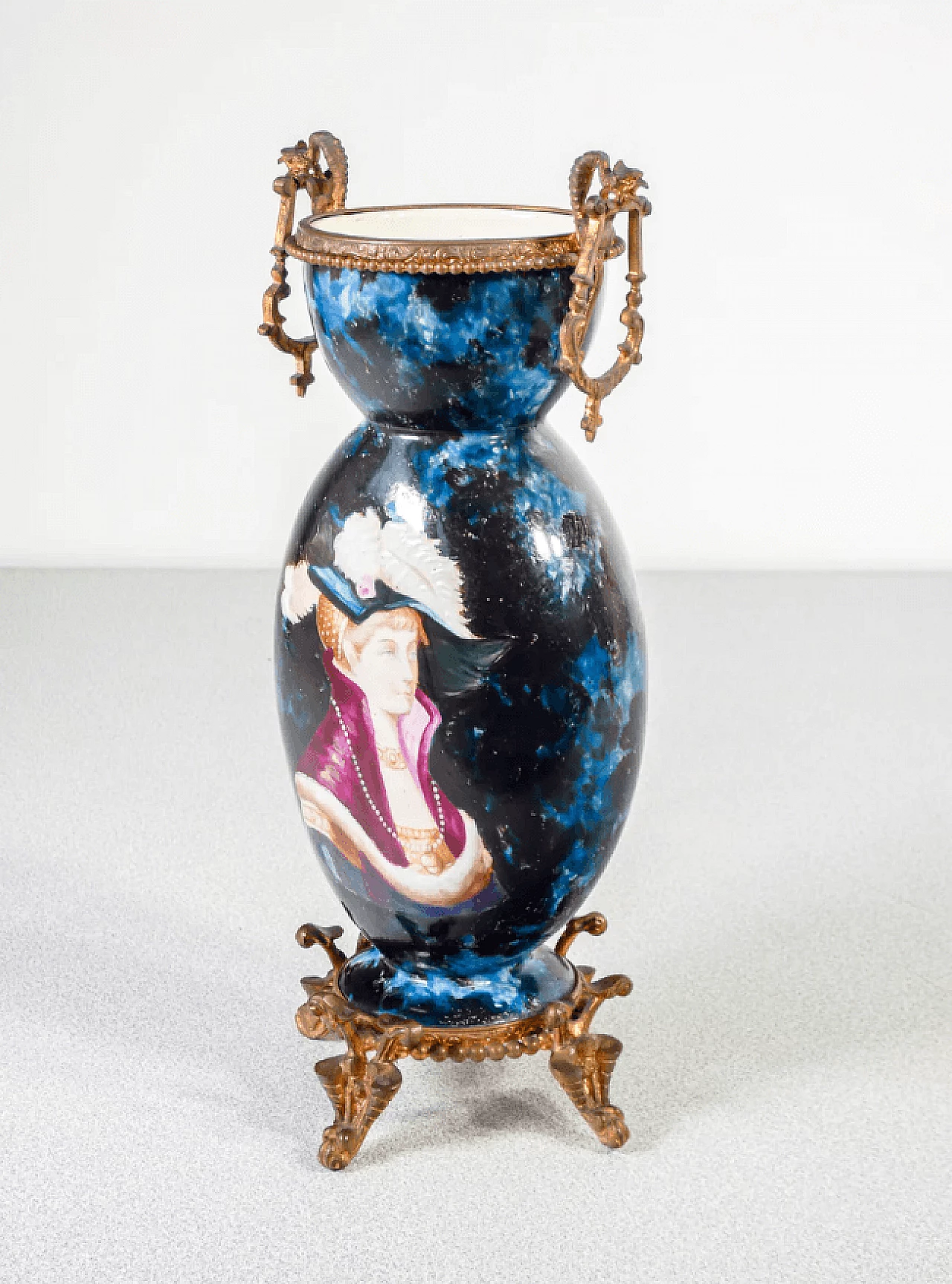 Pair of ceramic vases with bronze details, second half of the 19th century 7