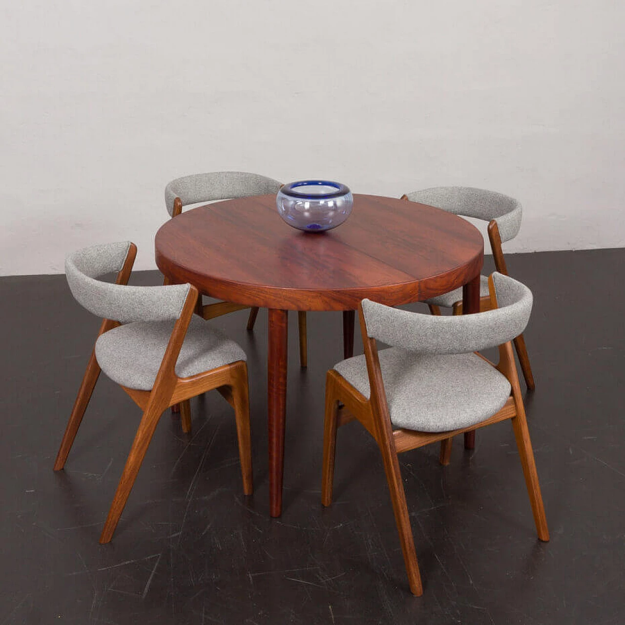 Danish rosewood extending round table by Kai Kristiansen, 1960s 1