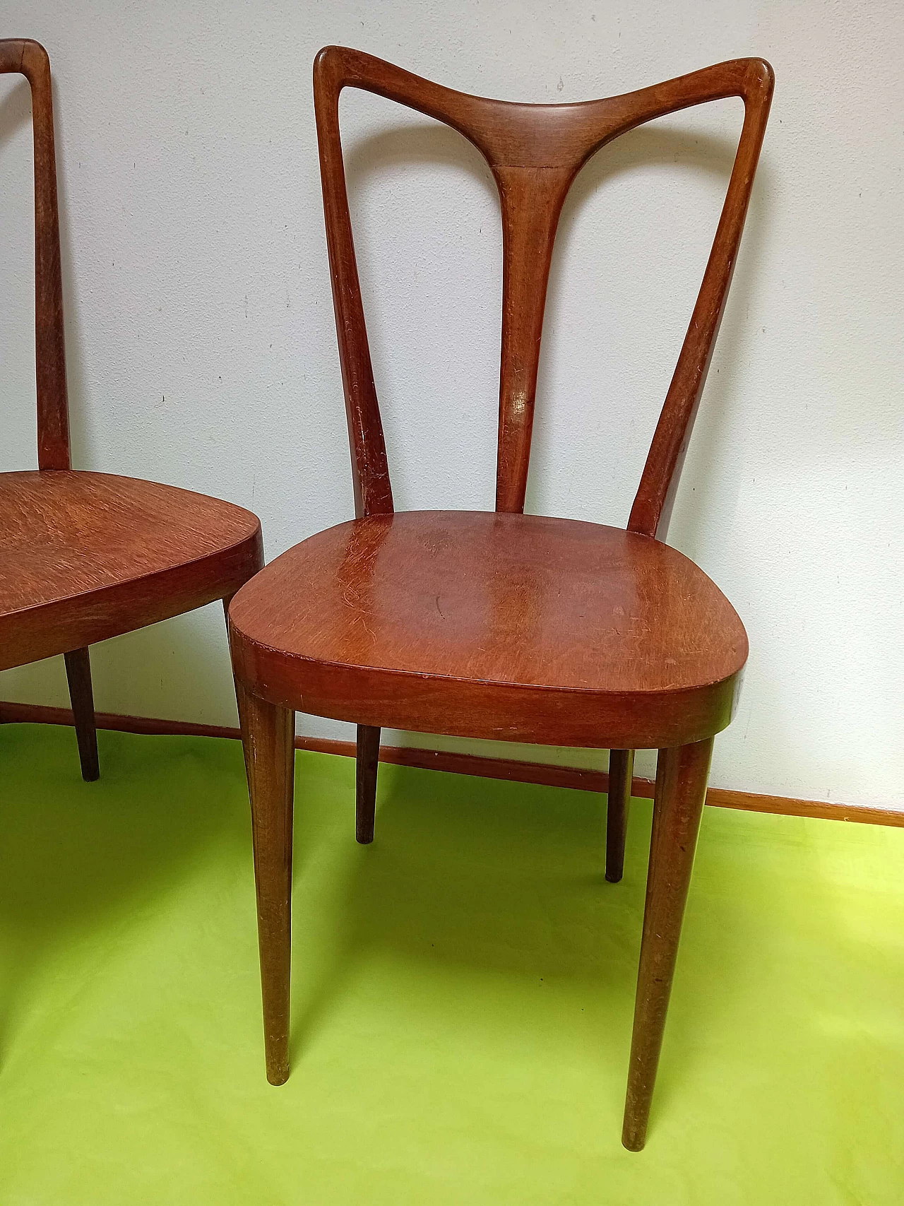 Pair of wooden chairs in the style of Guglielmo Ulrich, 1940s 2