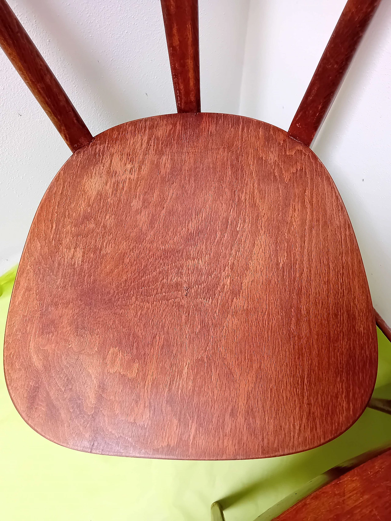 Coppia di sedie in legno nello stile di Guglielmo Ulrich, anni '40 4