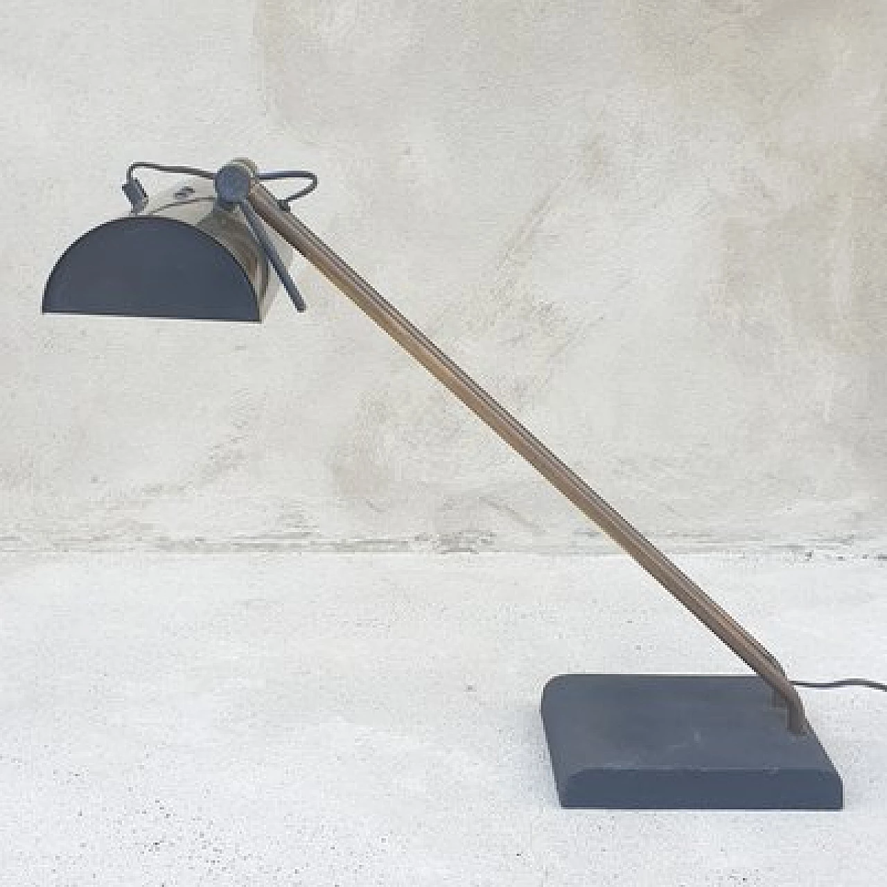 Satin-finished brass and cast iron desk lamp, 1940s 1