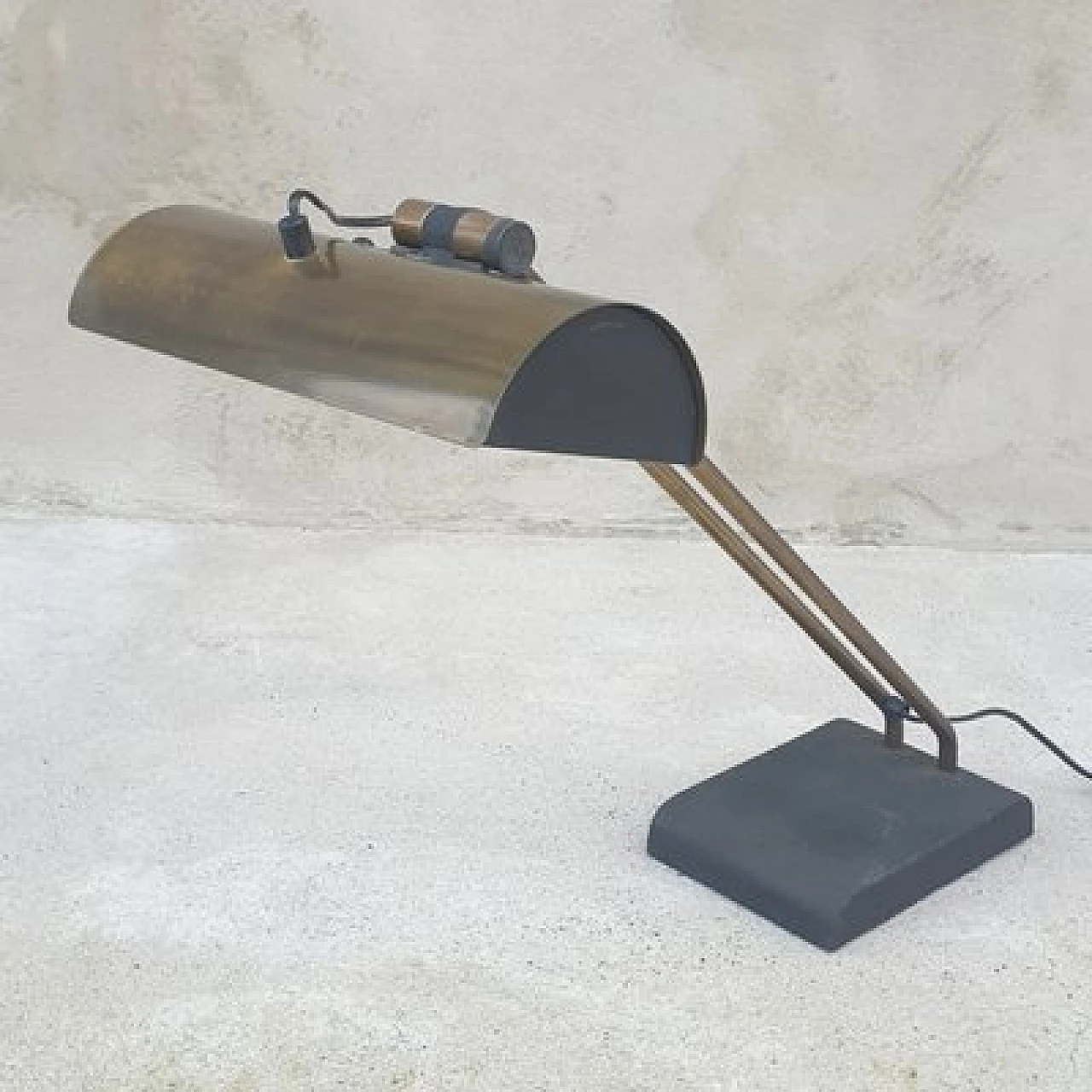 Satin-finished brass and cast iron desk lamp, 1940s 2