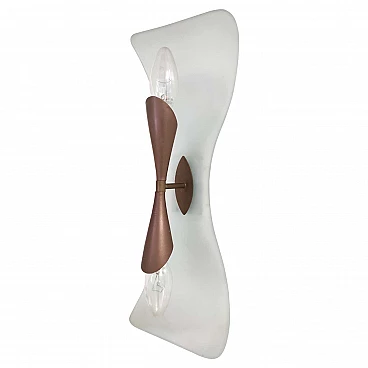 Wall lamp in brass and etched and curved glass in the style of Fontana Arte, 1960s