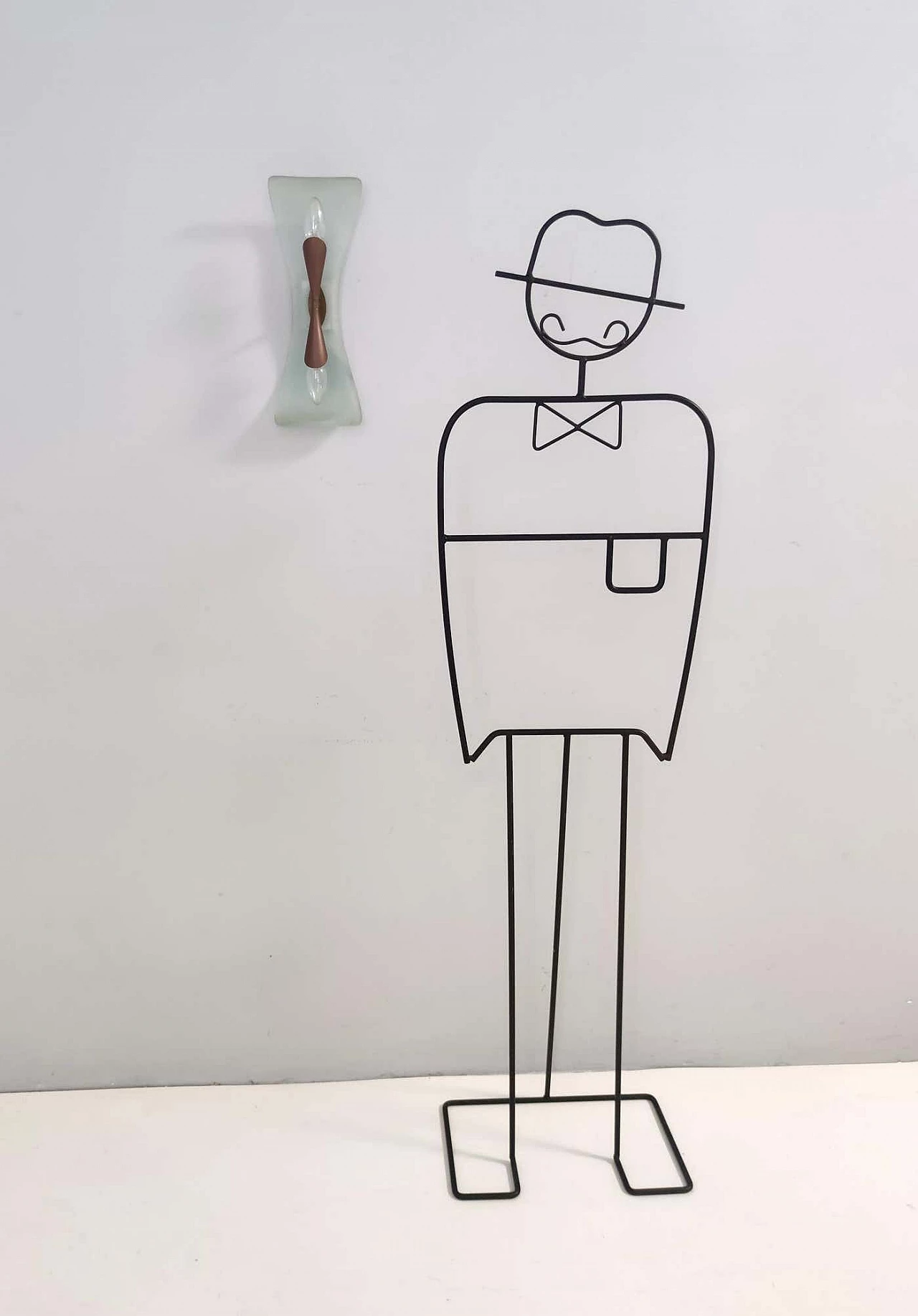 Applique in ottone e vetro acidato e curvato attribuibile a Fontana Arte, anni '60 4