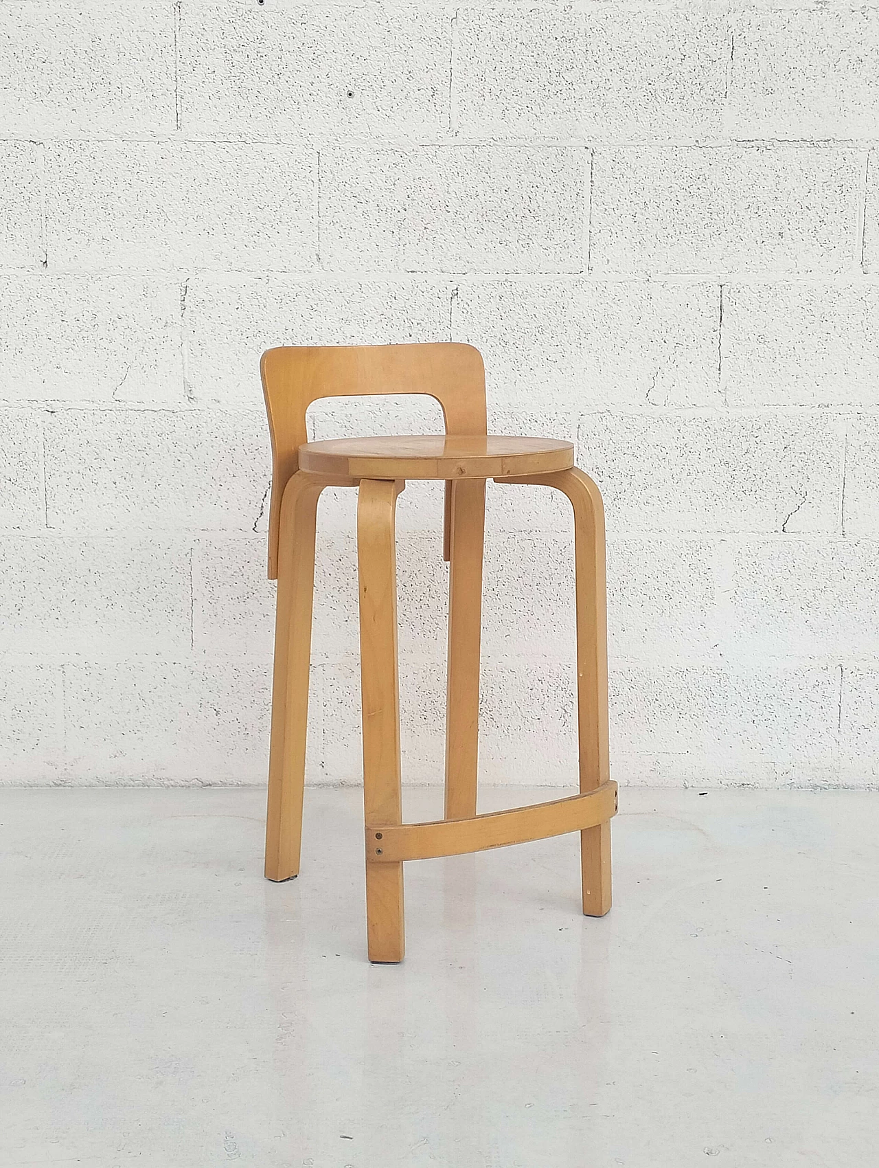 K65 bent birch plywood stool by Alvar Aalto for Artek, 1970s 1