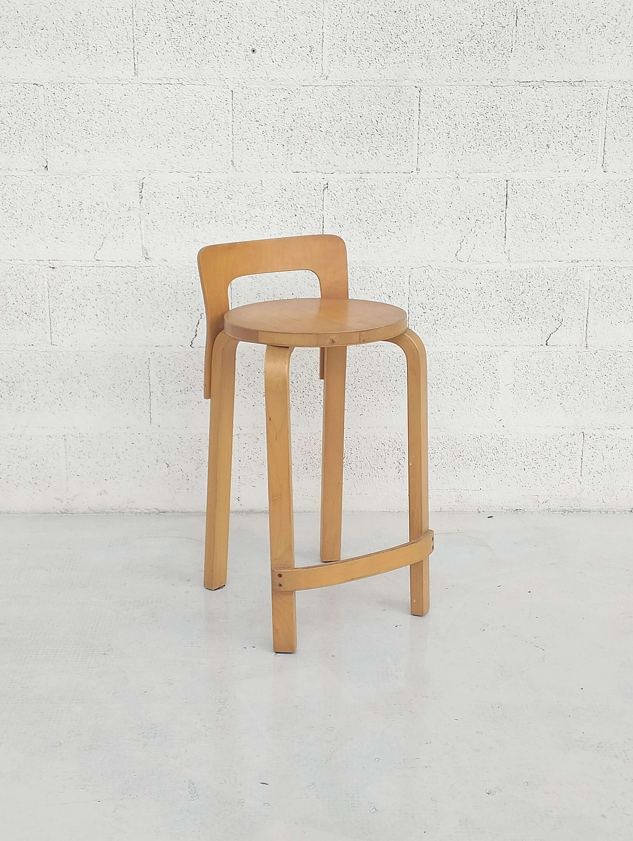 K65 bent birch plywood stool by Alvar Aalto for Artek, 1970s 3