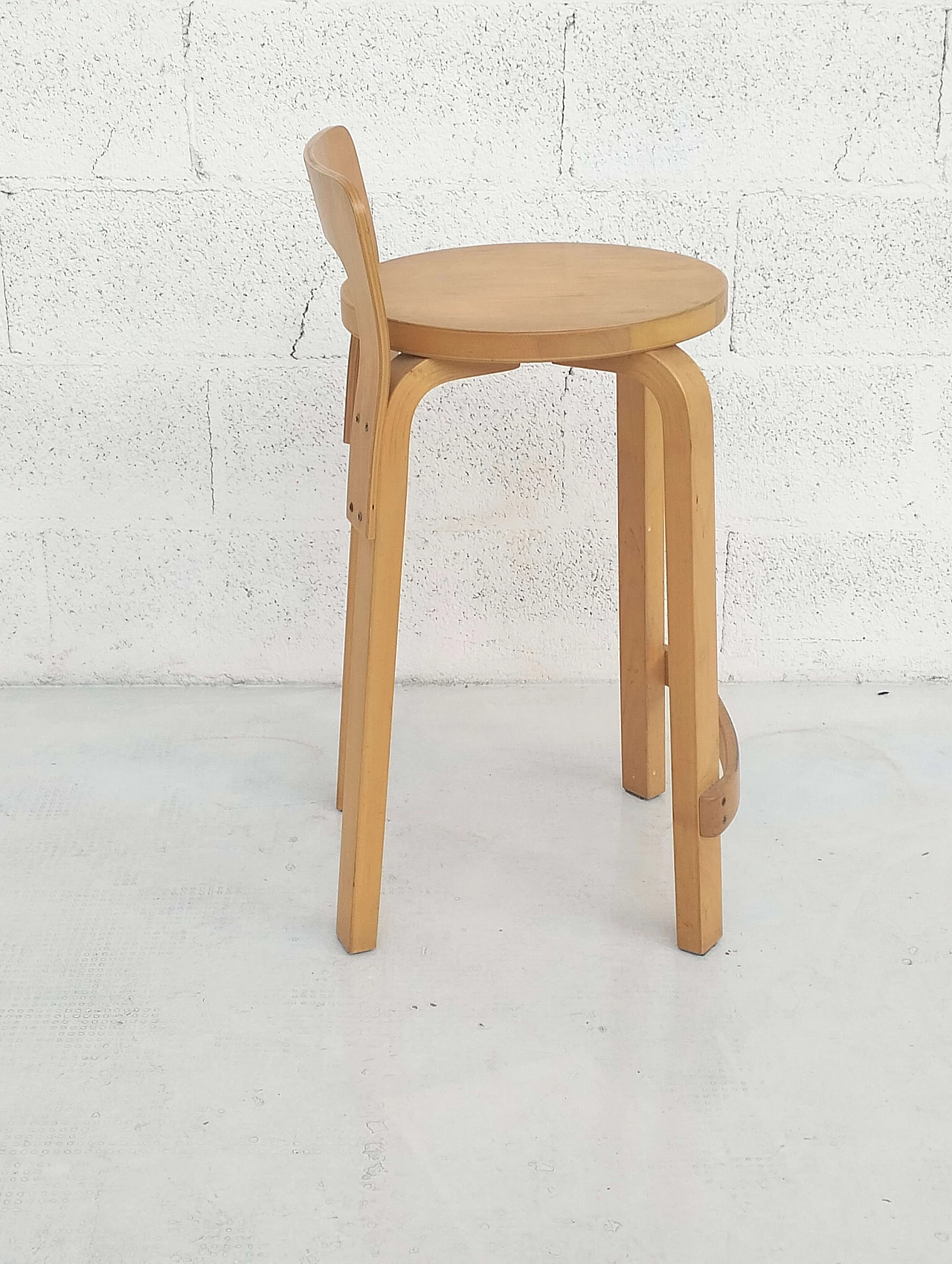 K65 bent birch plywood stool by Alvar Aalto for Artek, 1970s 4