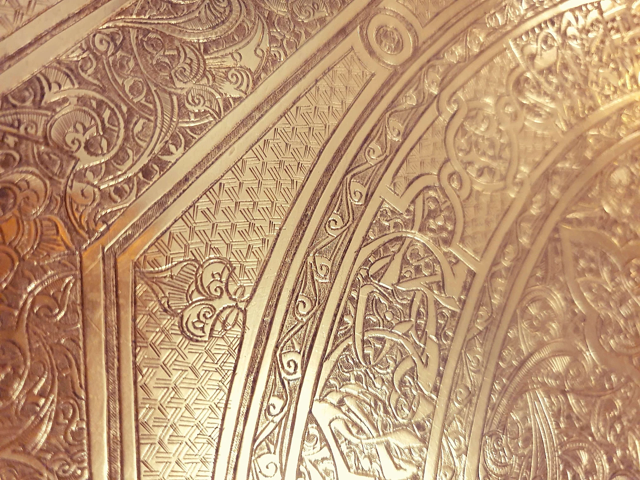 Indo-Persian gilded brass round tray, 19th century 5