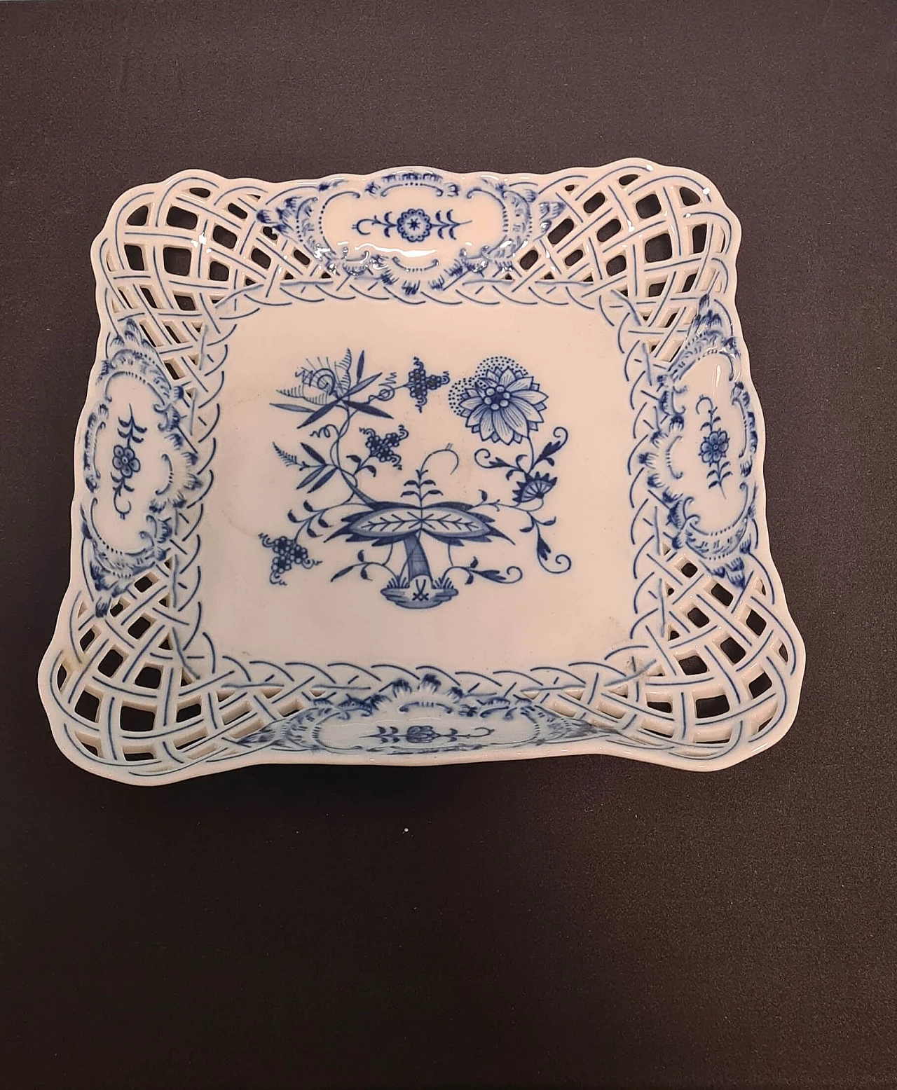 Square dish decorated Blue Onion by Meissen, 1950s 1