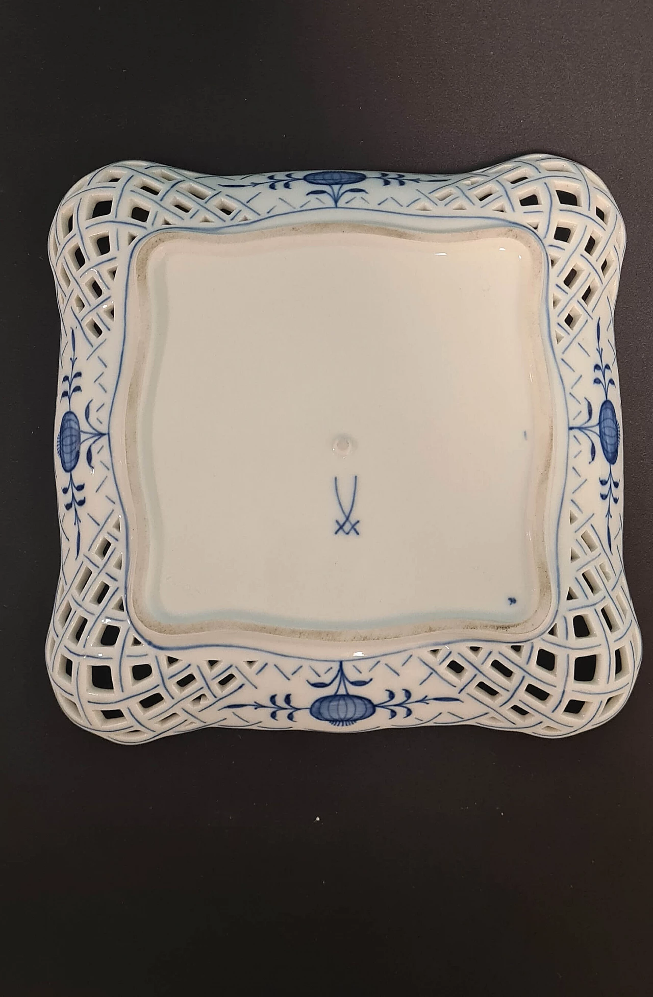 Square dish decorated Blue Onion by Meissen, 1950s 7
