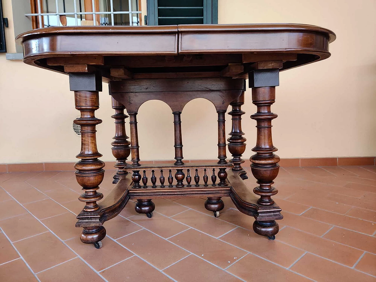 Tavolo francese allungabile in noce nazionale, '800 1