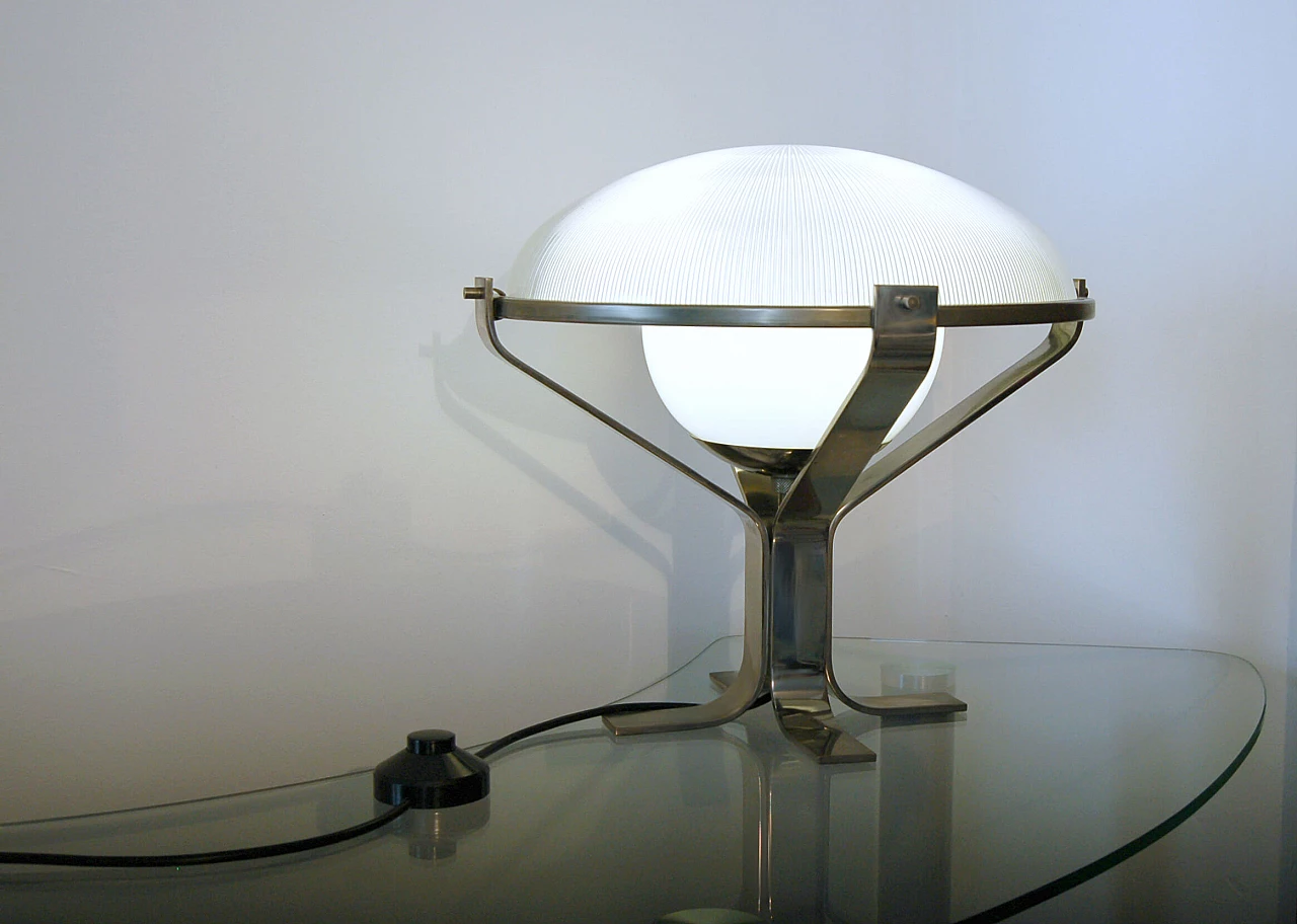 Lampada da tavolo in ottone nichelato di Sergio Mazza di Artemide, anni '60 1