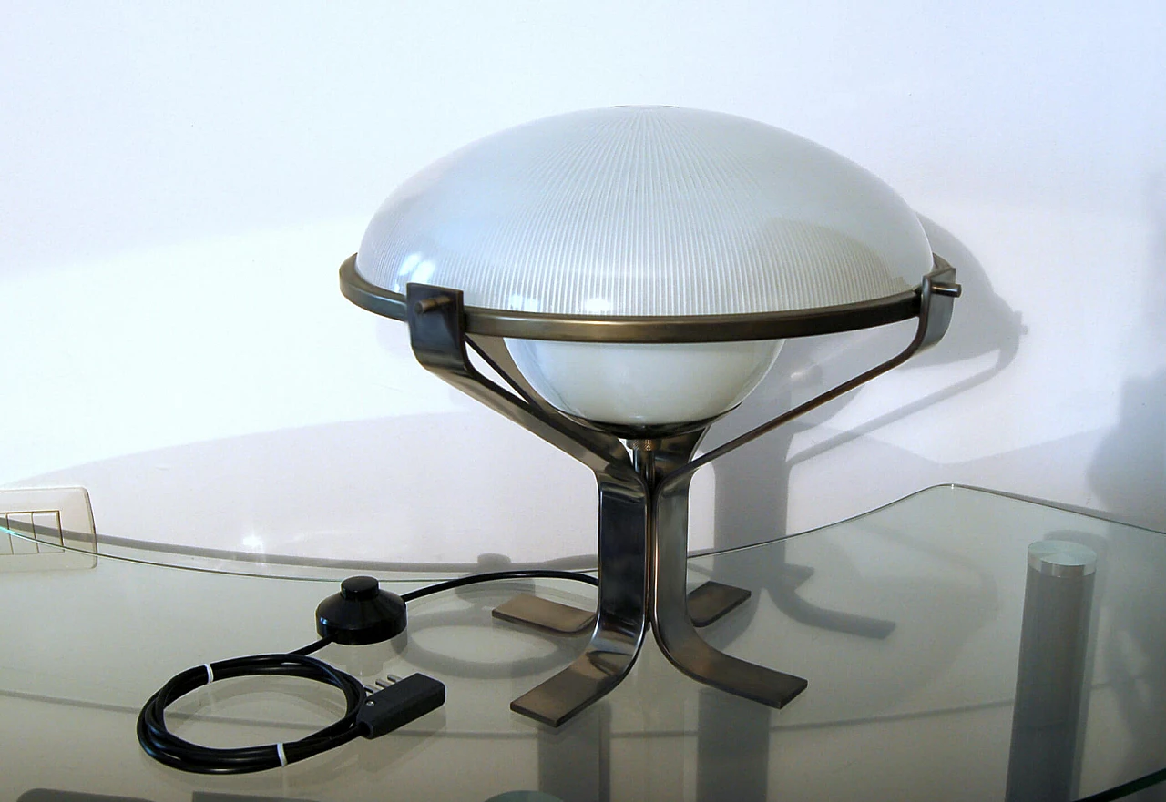 Lampada da tavolo in ottone nichelato di Sergio Mazza di Artemide, anni '60 2