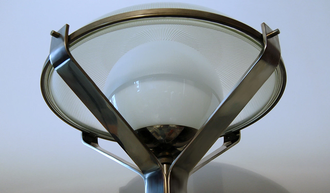 Lampada da tavolo in ottone nichelato di Sergio Mazza di Artemide, anni '60 4