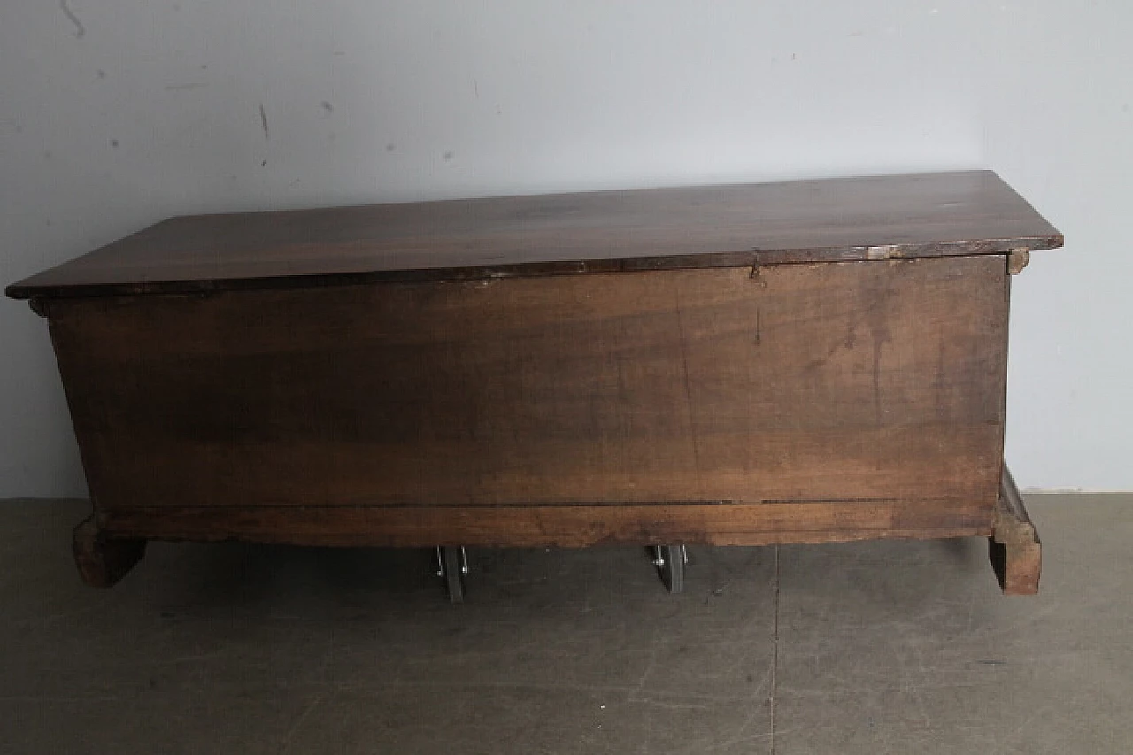 Cassapanca in noce, fine '600 3