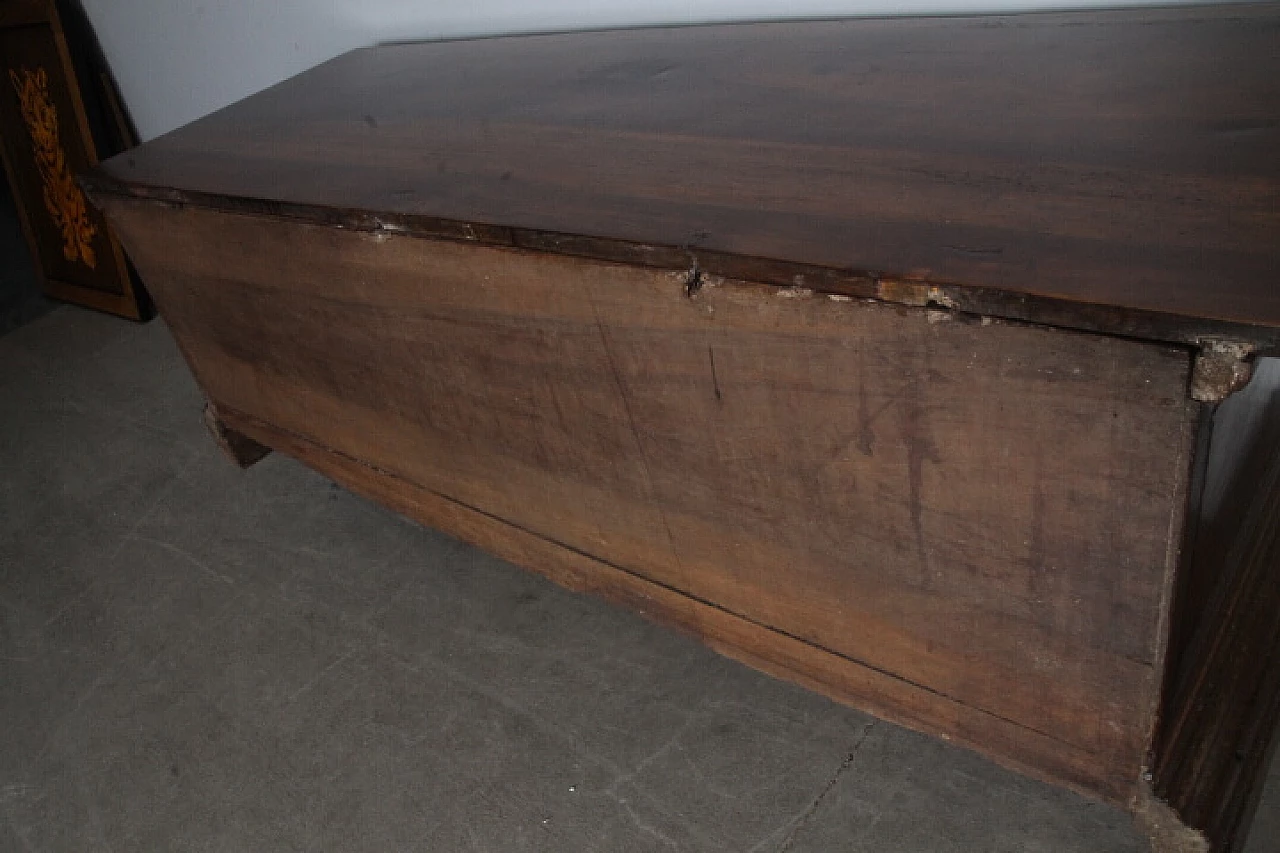 Walnut chest, late 17th century 4