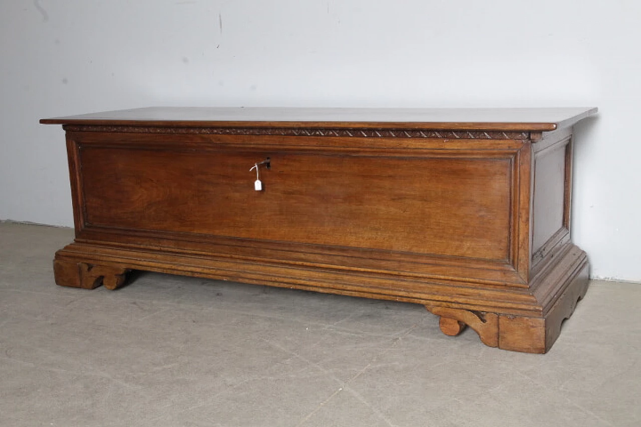 Cassapanca in noce, fine '600 7