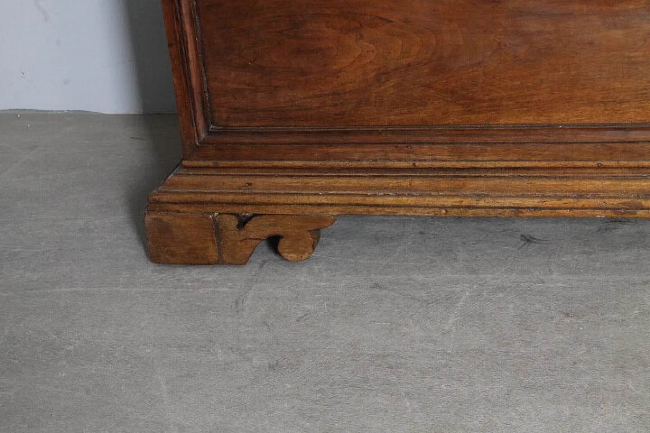 Cassapanca in noce, fine '600 8