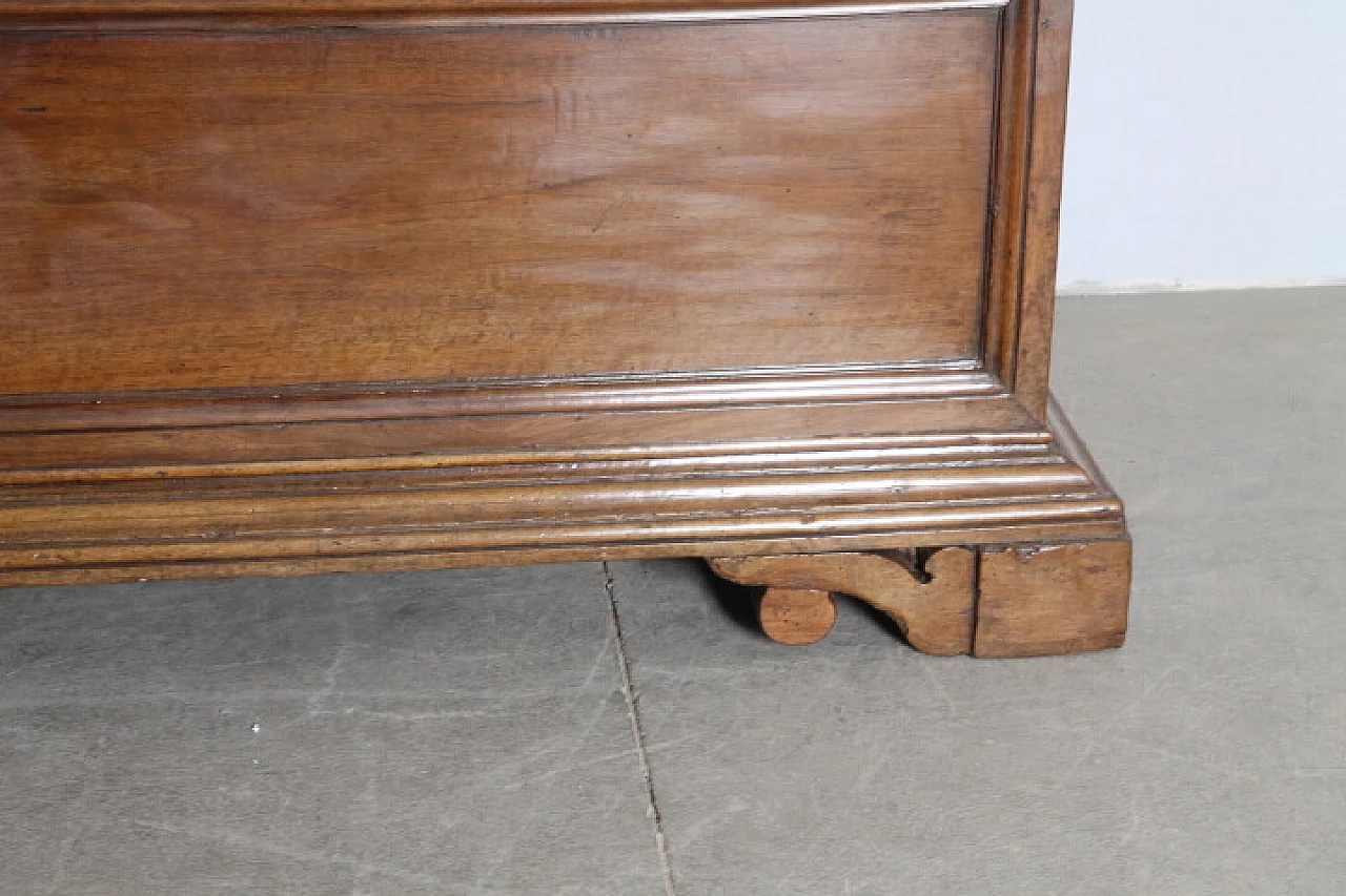 Cassapanca in noce, fine '600 9