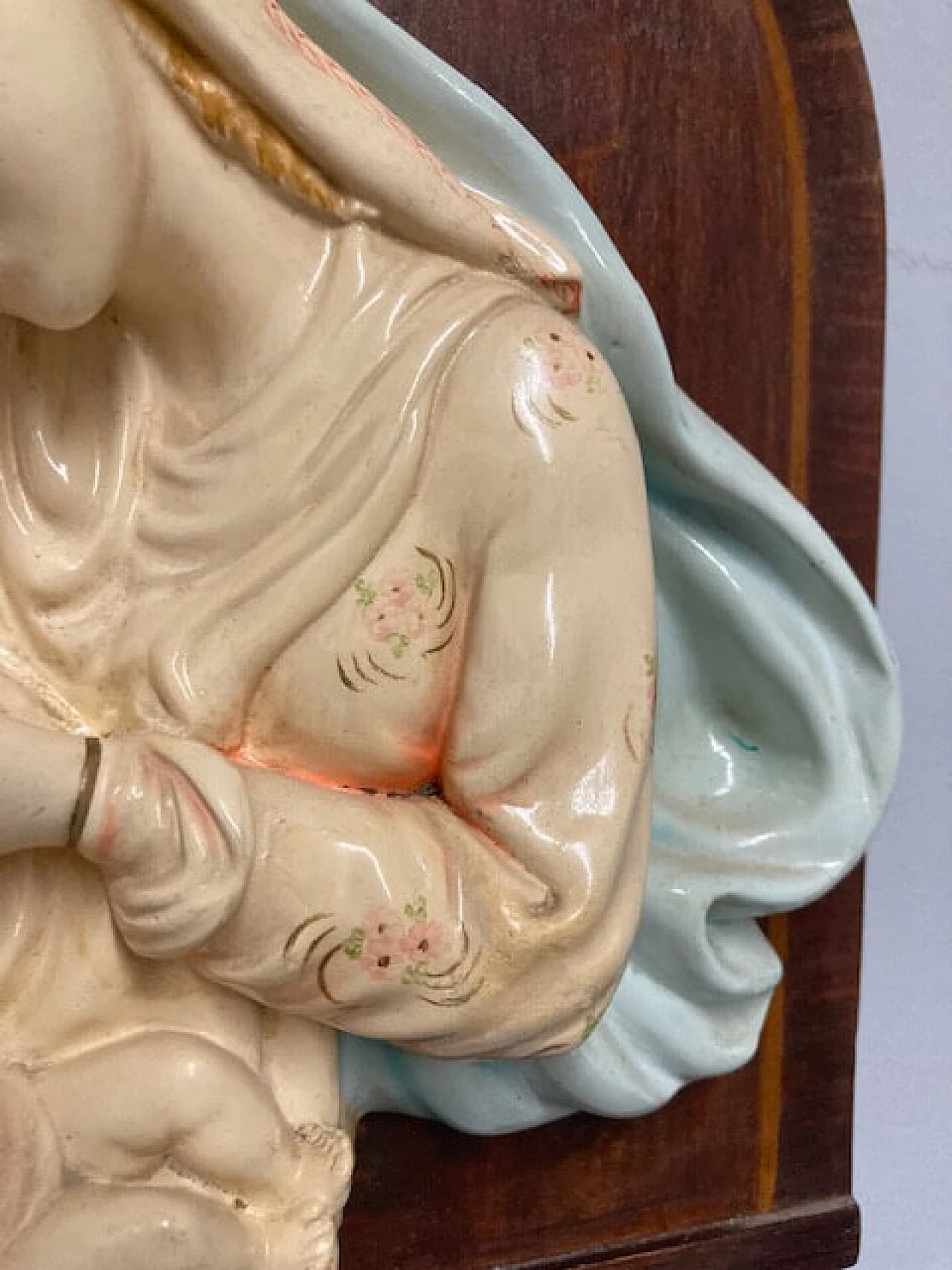 Madonna Capoletto in polychrome majolica, 1940s 4