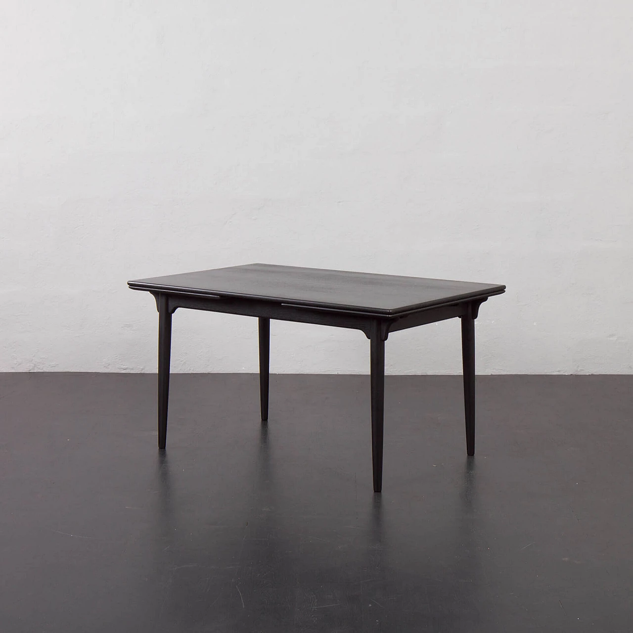 Danish extending table in teak veneer and lacquered black, 1960s 2