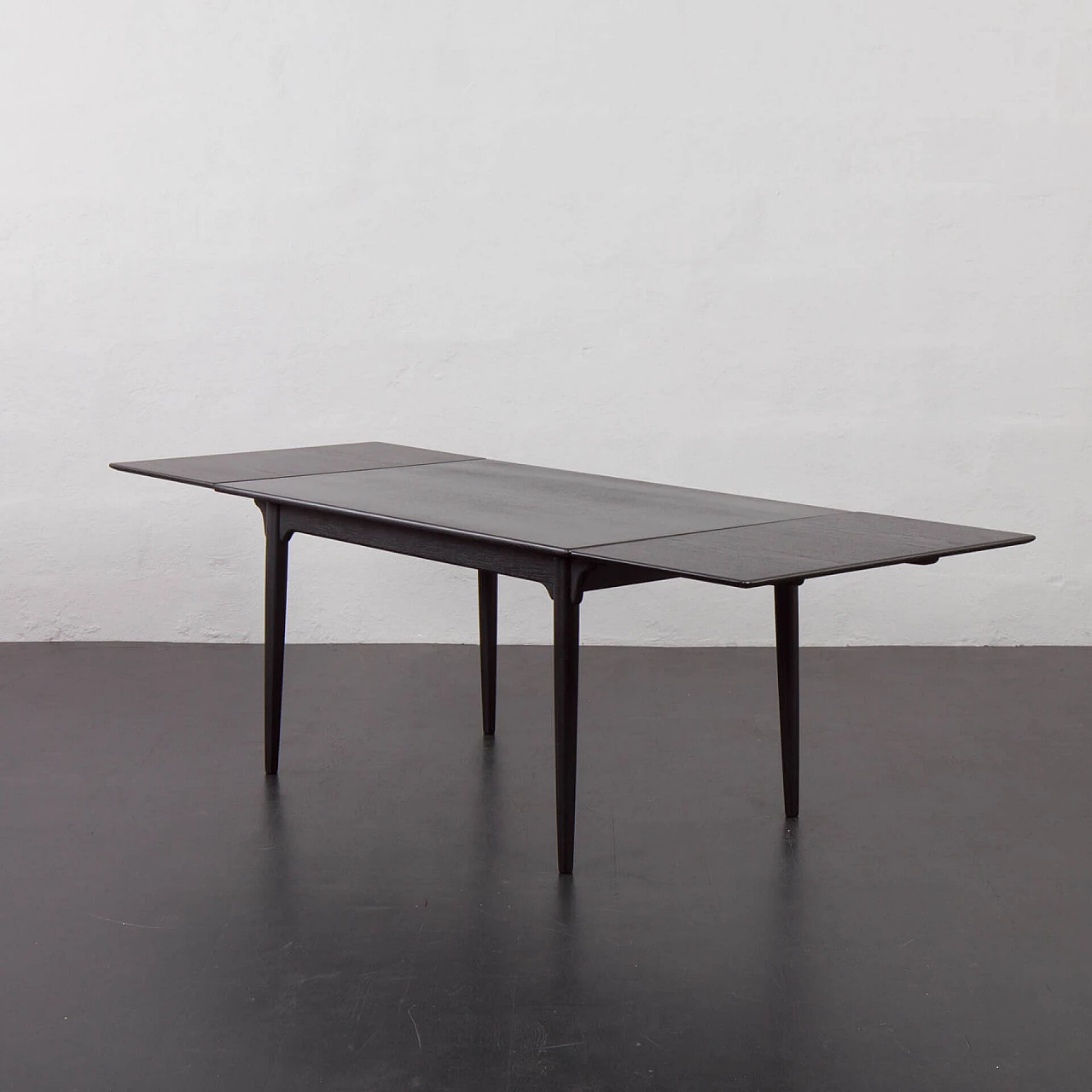 Danish extending table in teak veneer and lacquered black, 1960s 6