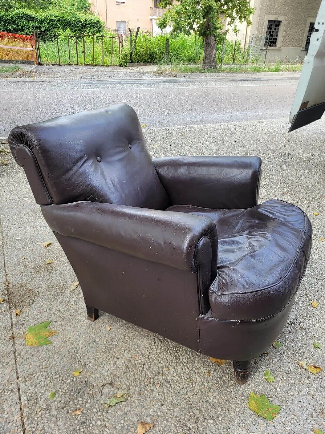 Leather armchair by Poltrona Frau, 1940s 2