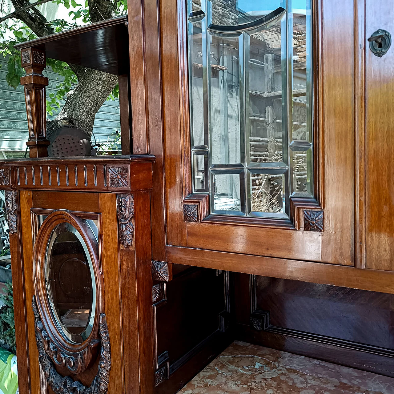 Mahogany veneered Art Nouveau sideboard with display case, 1920s 3