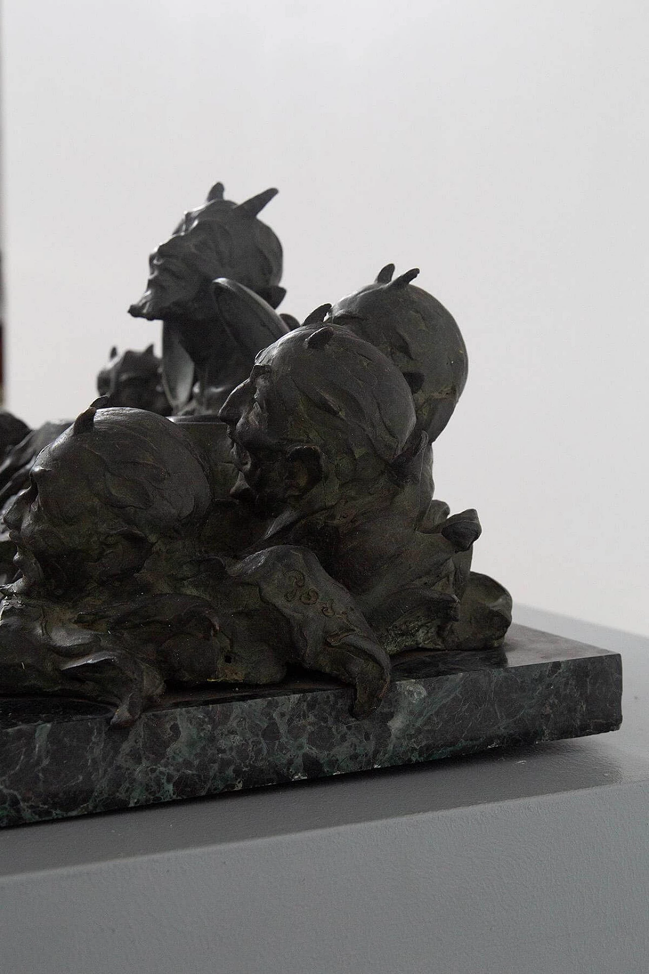 Calamaio con titolo ALL DAVIL in bronzo, anni '20 3