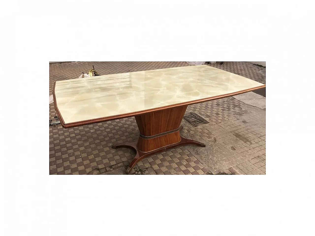 Tavolo in legno con piano in vetro marmorizzato di Fratelli Rigamonti Desio Milano, anni '40 2