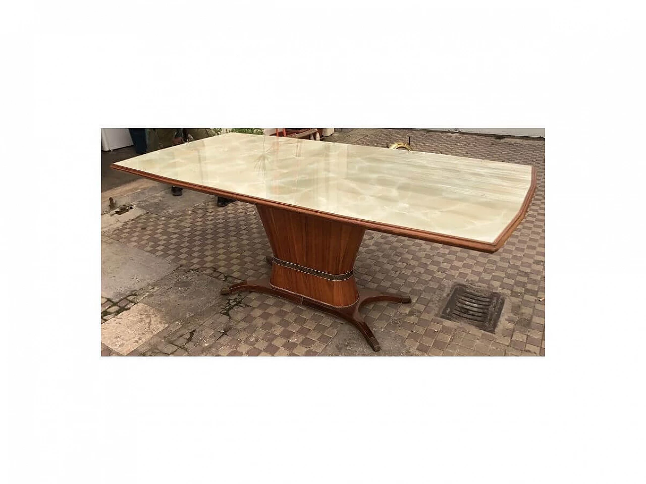 Tavolo in legno con piano in vetro marmorizzato di Fratelli Rigamonti Desio Milano, anni '40 4