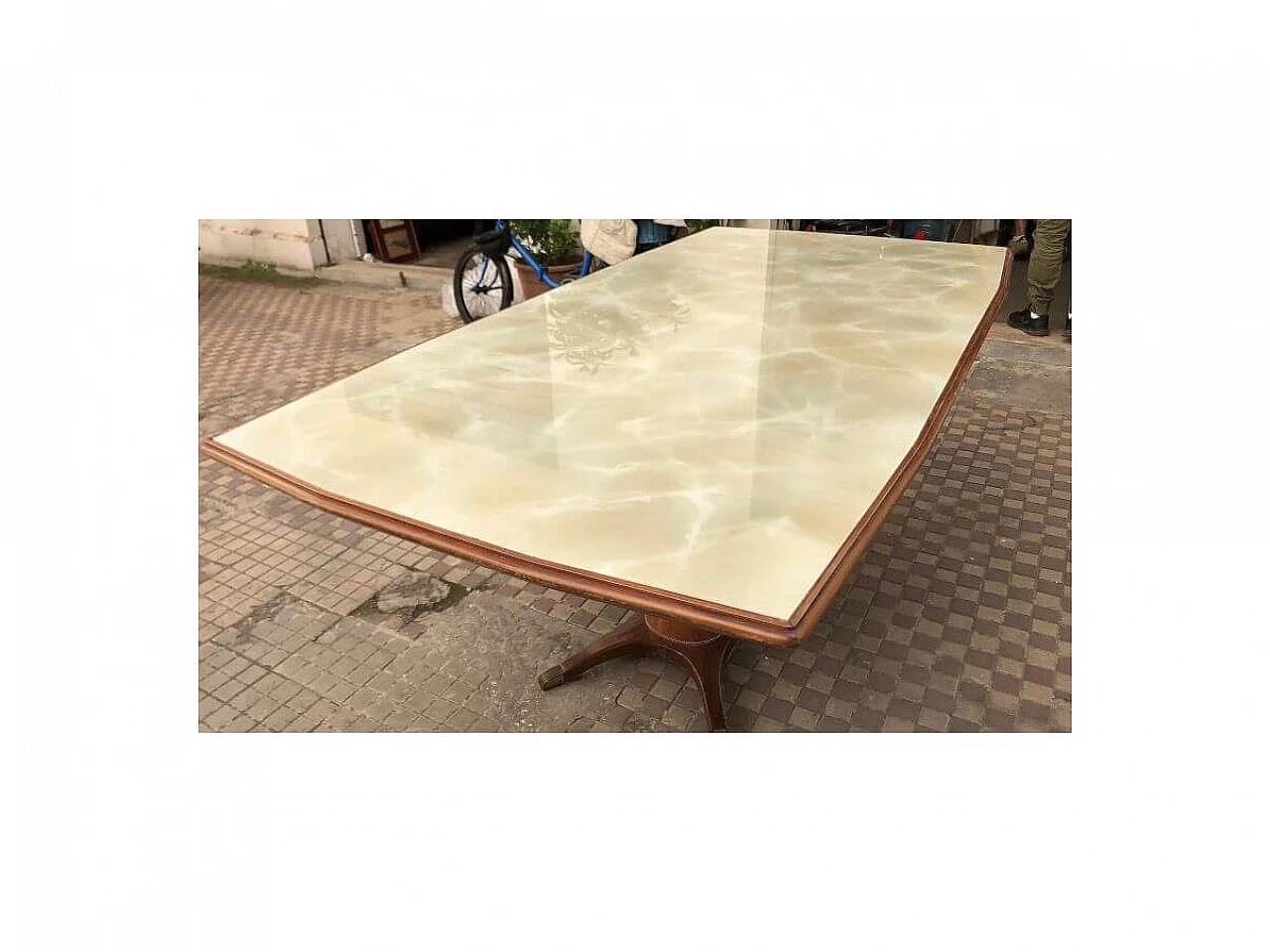 Tavolo in legno con piano in vetro marmorizzato di Fratelli Rigamonti Desio Milano, anni '40 7