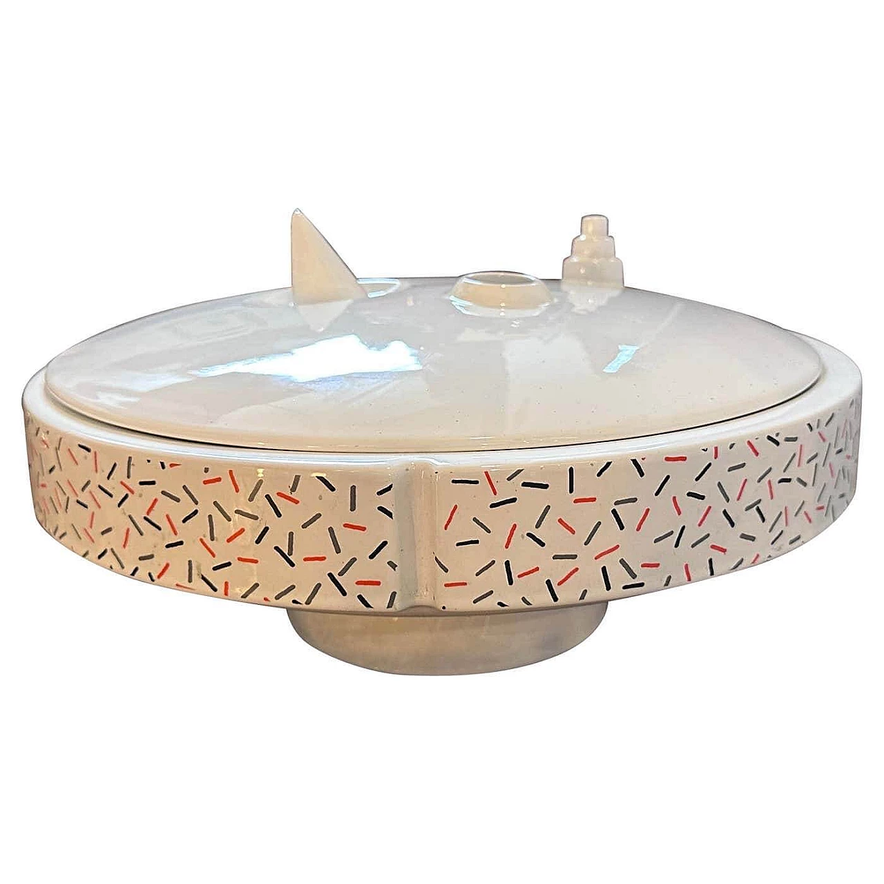 Memphis-style white, red and black ceramic centrepiece by Mas, 1980s 1