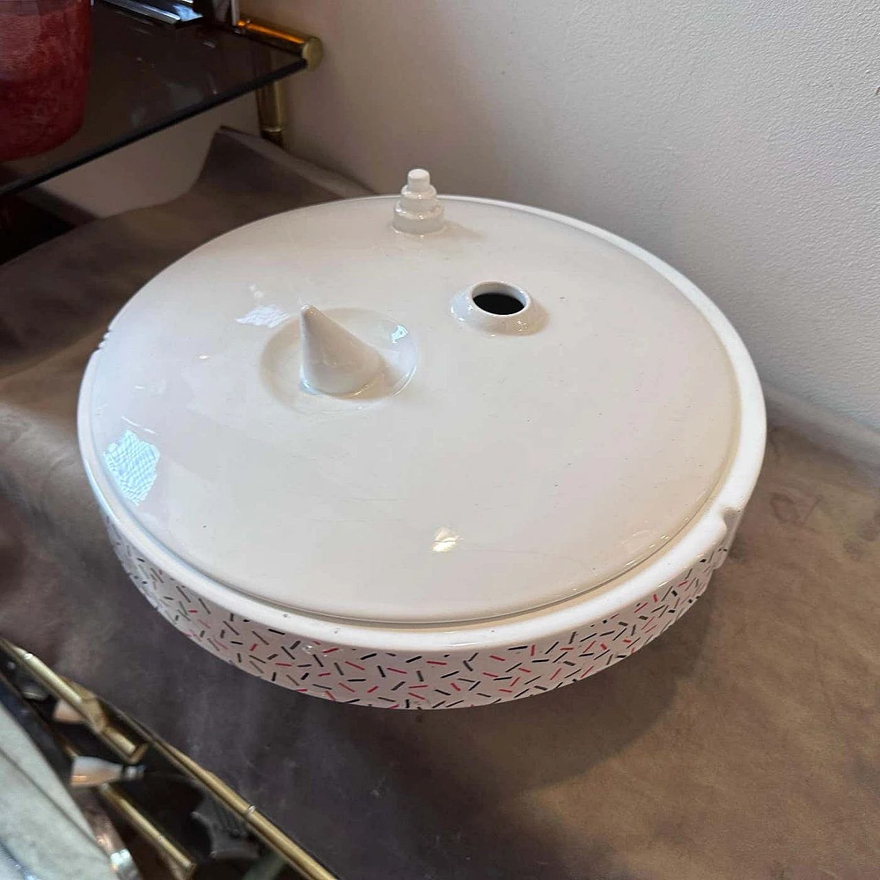 Memphis-style white, red and black ceramic centrepiece by Mas, 1980s 3