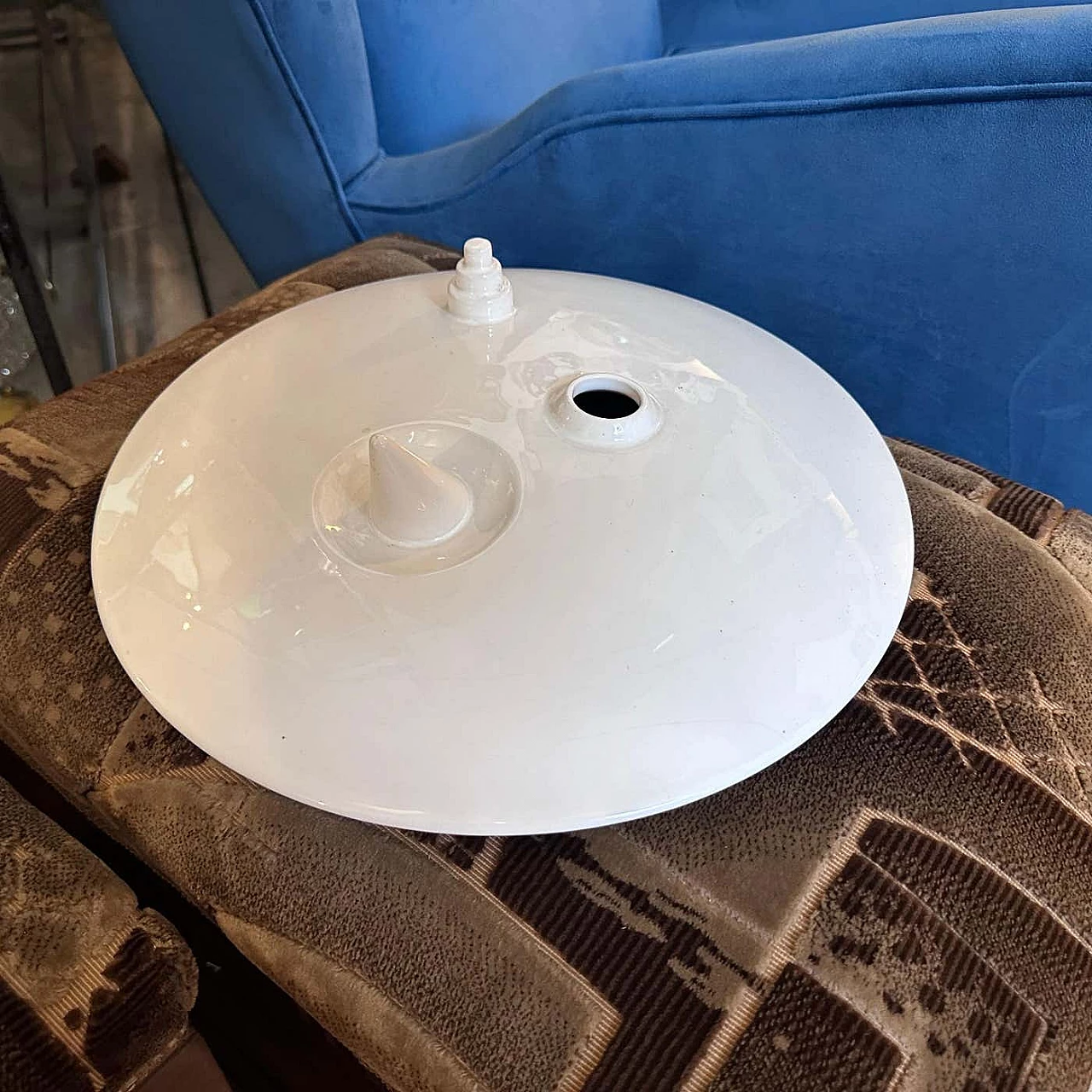 Memphis-style white, red and black ceramic centrepiece by Mas, 1980s 10