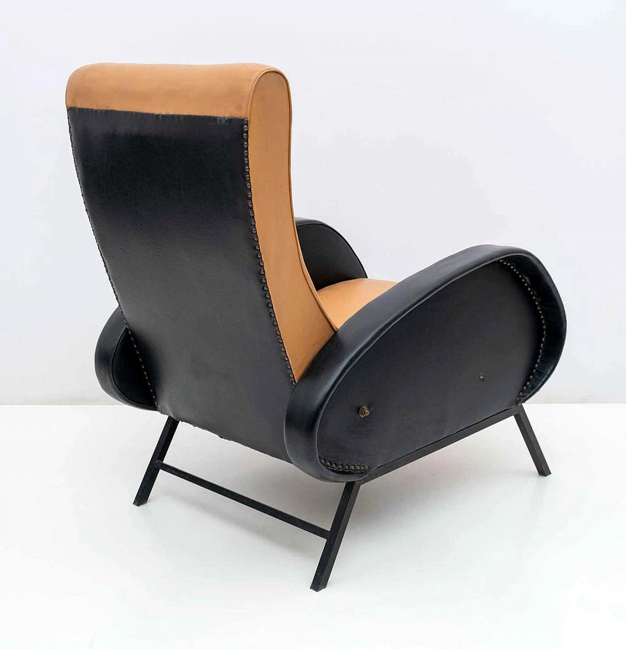 Pair of leather recliners by Marco Zanuso, 1950s 9