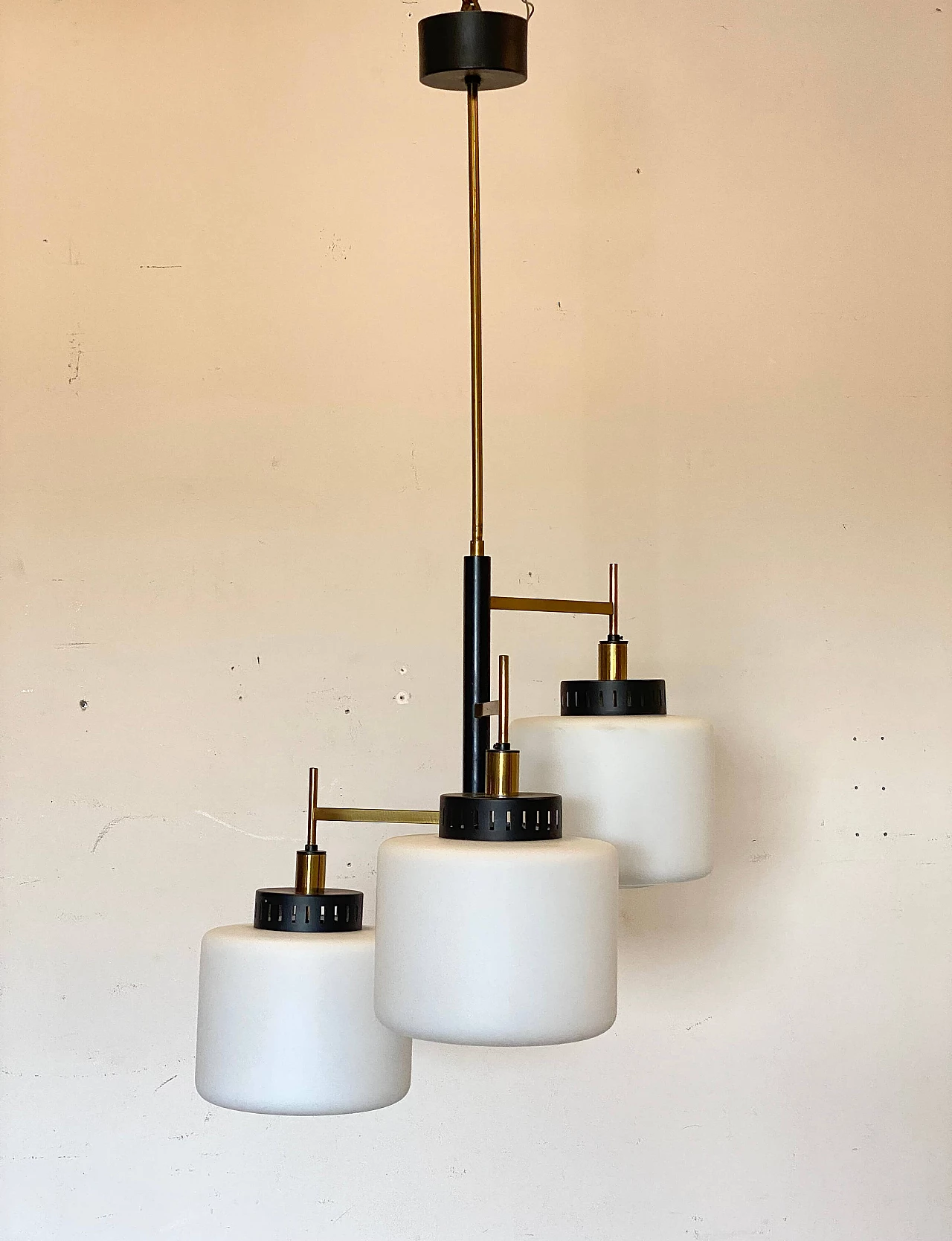 Lampadario a 3 luci in ottone do Stilnovo, anni '50 1