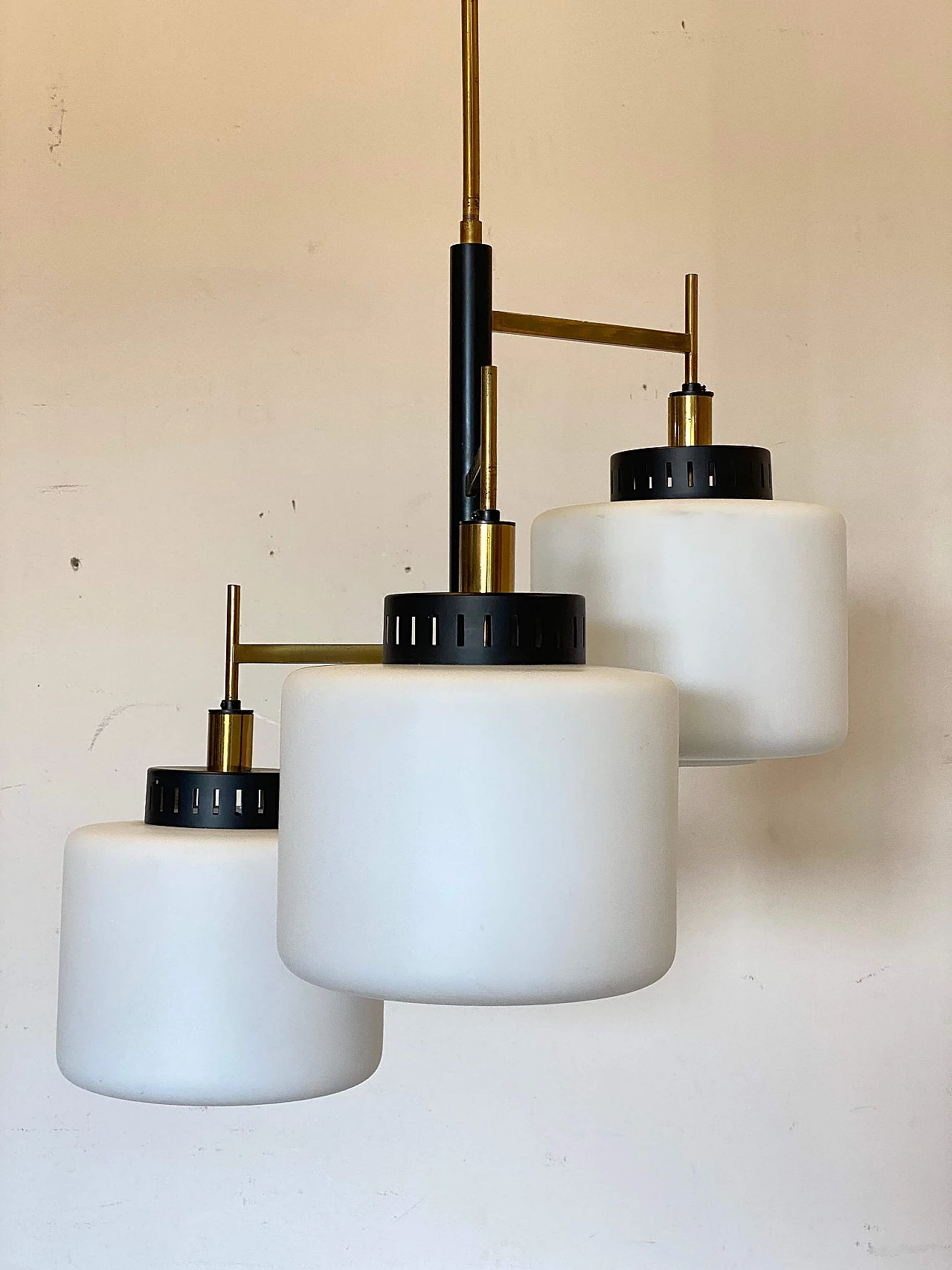 Lampadario a 3 luci in ottone do Stilnovo, anni '50 6