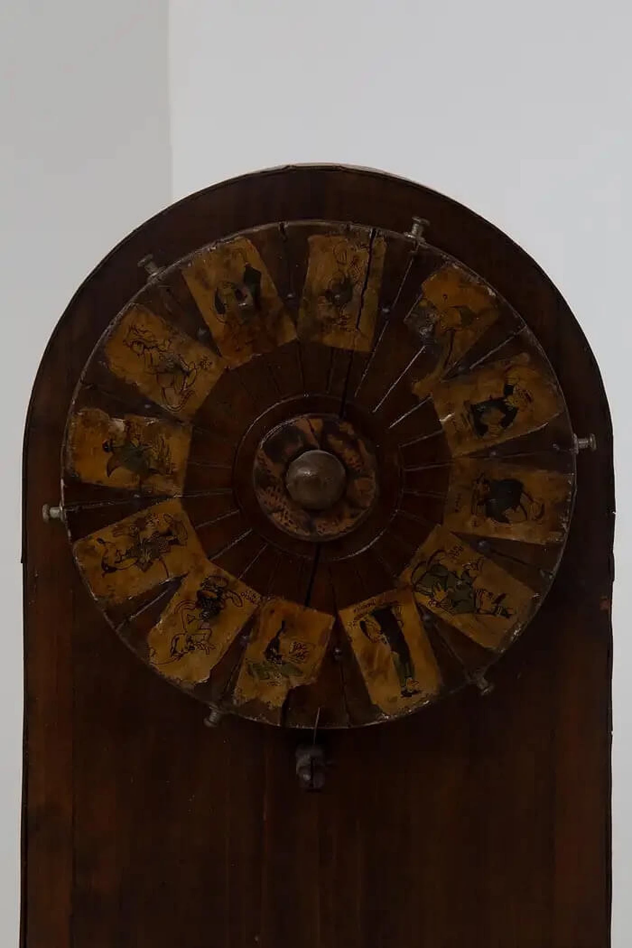 Wooden roulette wheel with applied figures, 1830 10