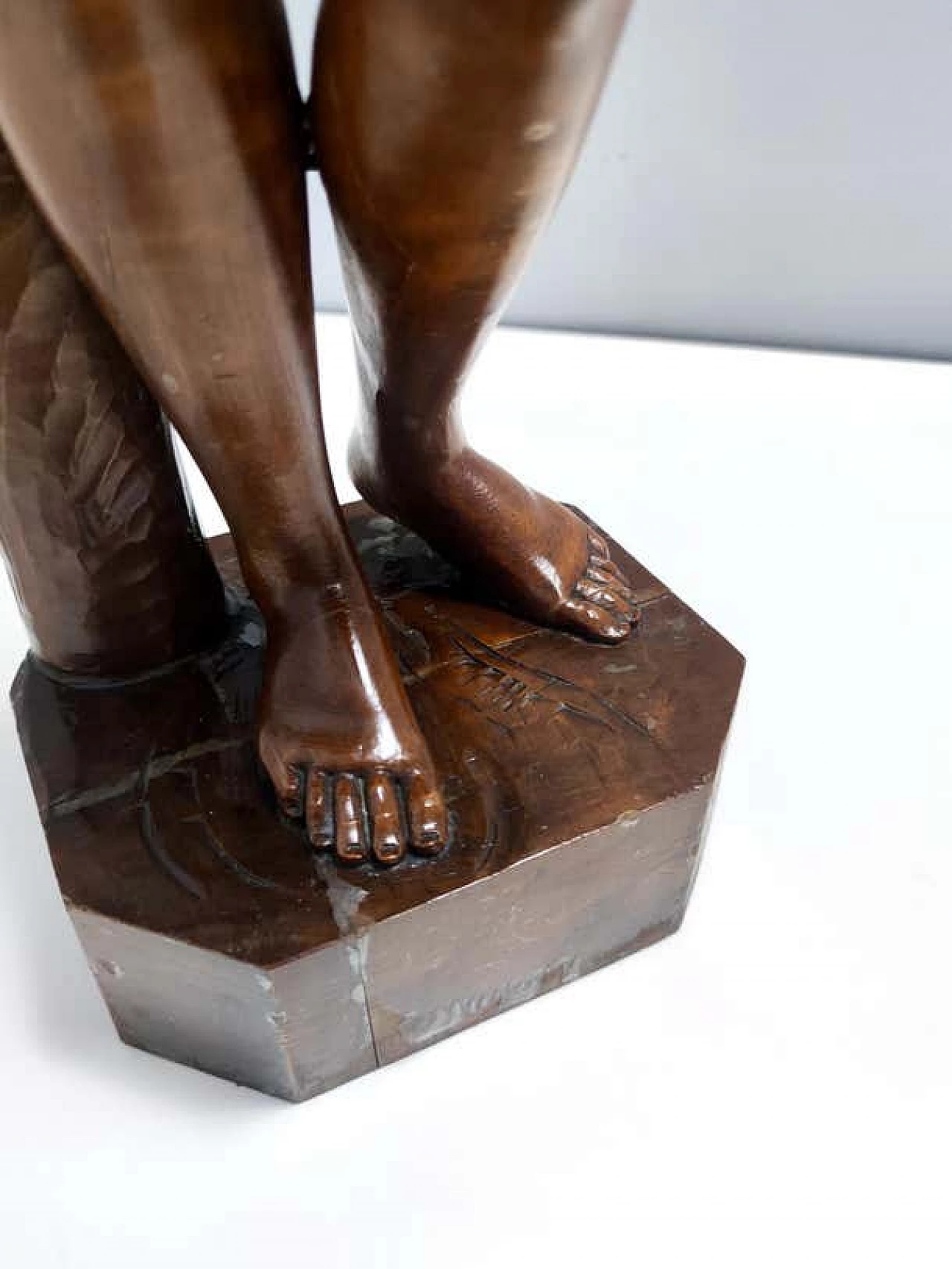 Nude sculpture of a woman in solid walnut, 1960s 3