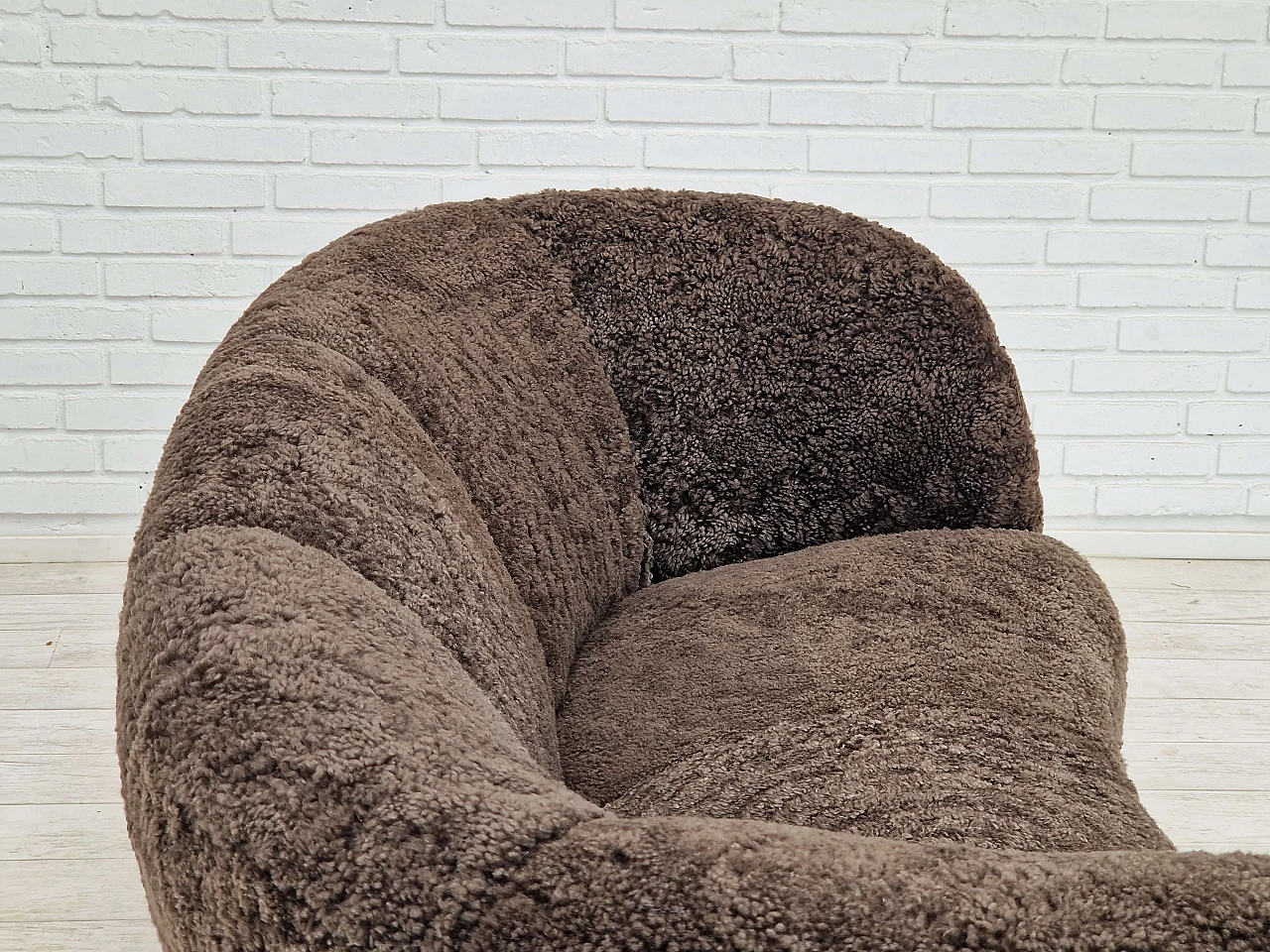 Divano danese a due posti in faggio tinto e pelle di pecora, anni '60 6