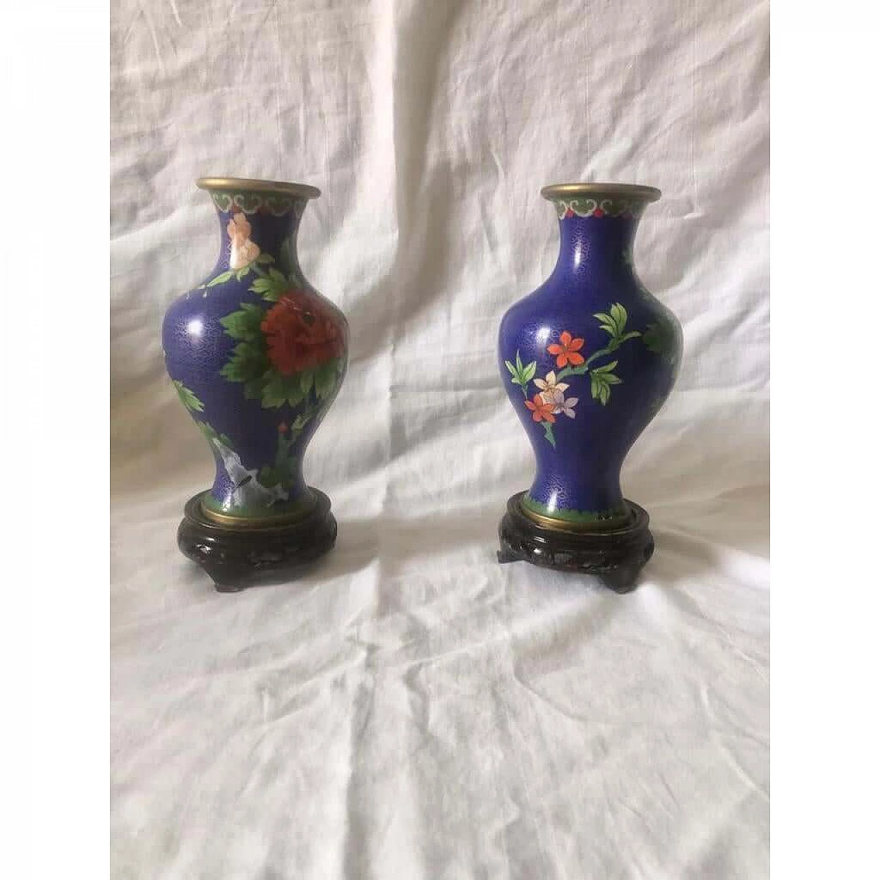 Pair of cloisonné vases with flowers and wooden bases, 1950s 2