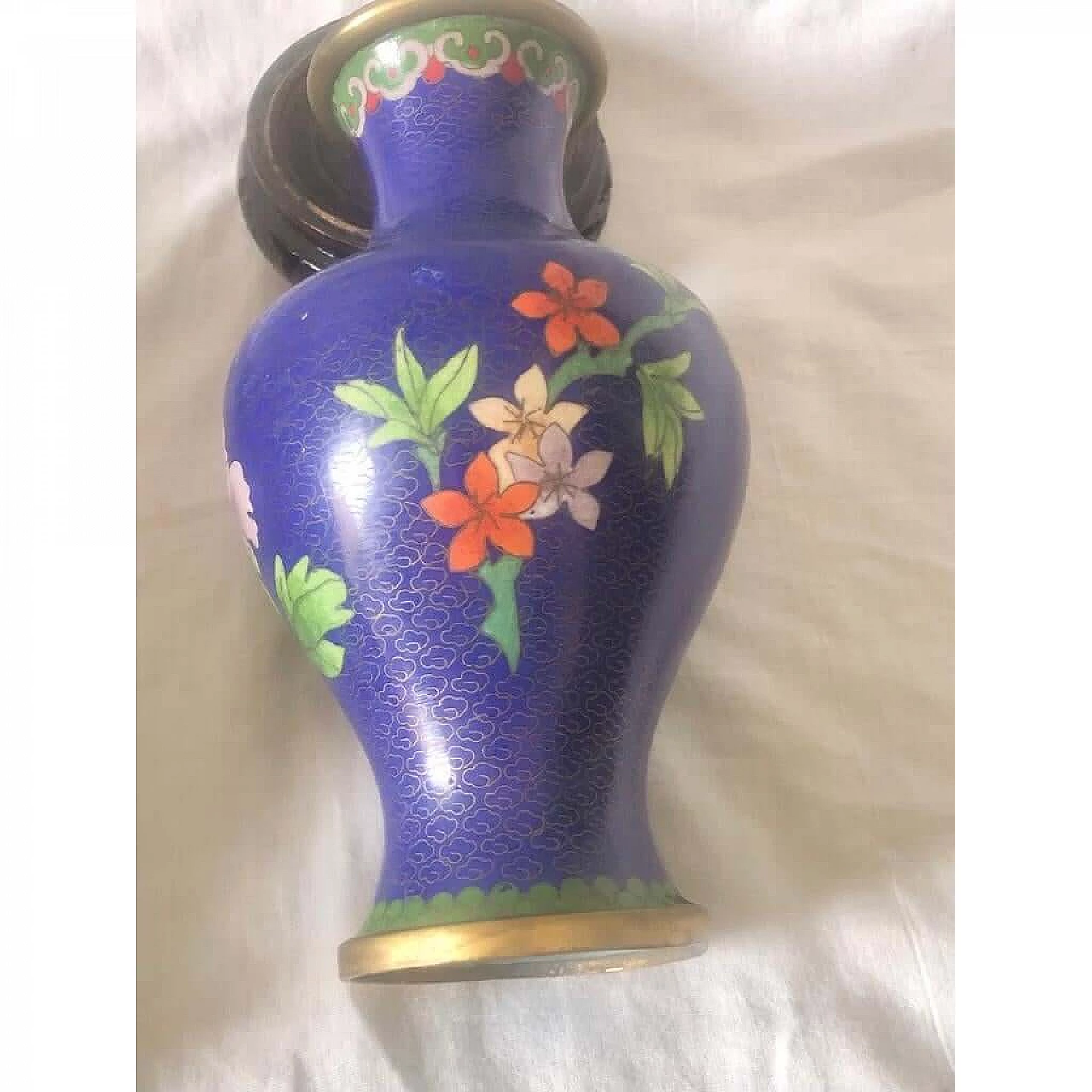 Pair of cloisonné vases with flowers and wooden bases, 1950s 7
