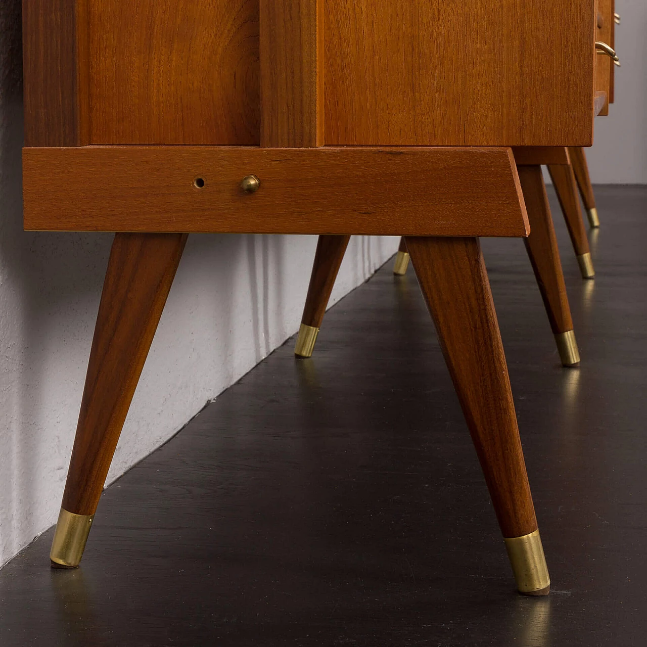 Libreria scandinava a tre campate in teak con scrivania e scaffali, anni '60 17