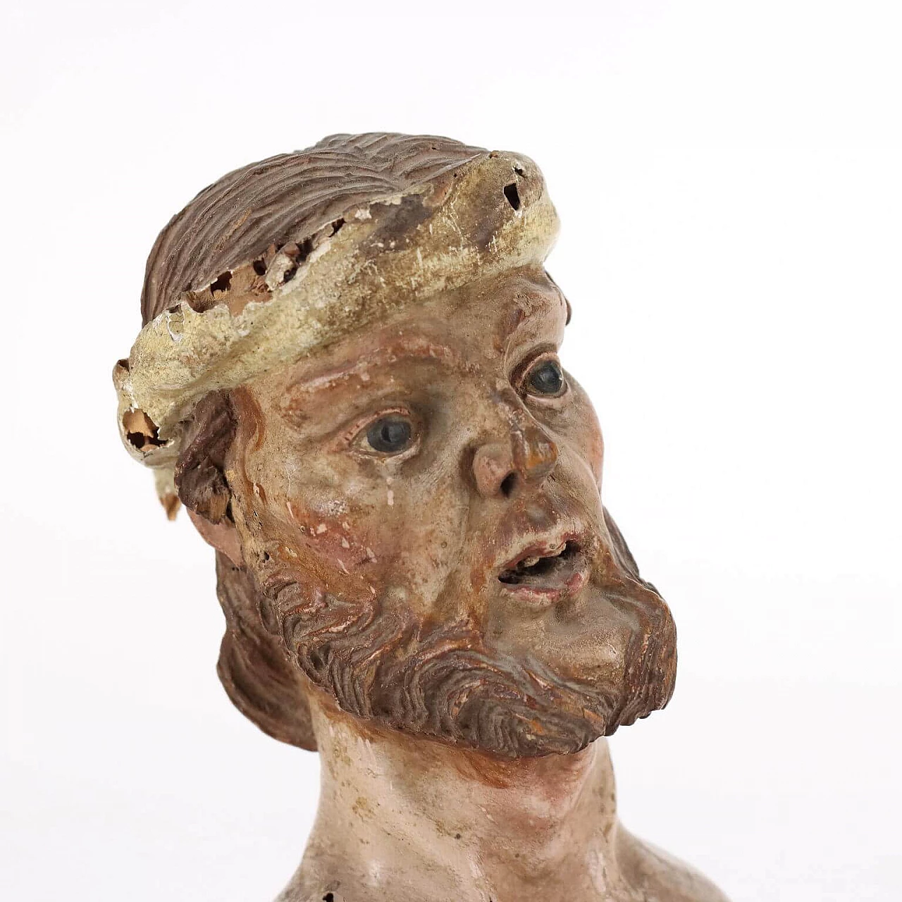 Carved and patinated wood male bust sculpture, 17th century 3