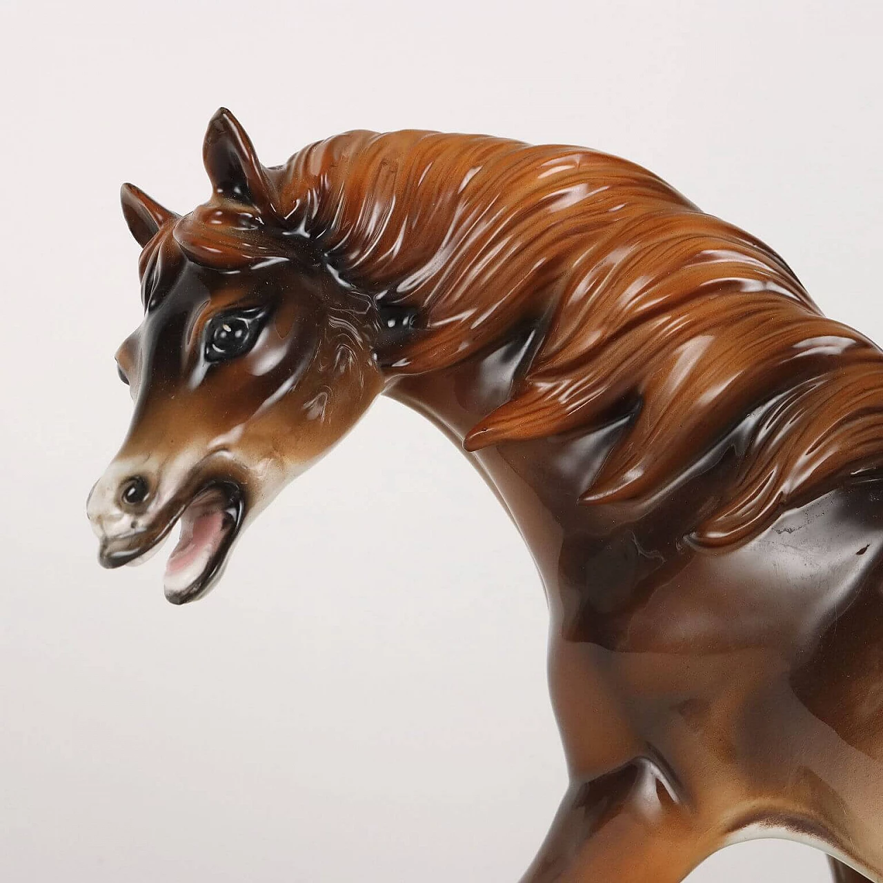 Scultura di cavallo in ceramica di Antonio Ronzan 3