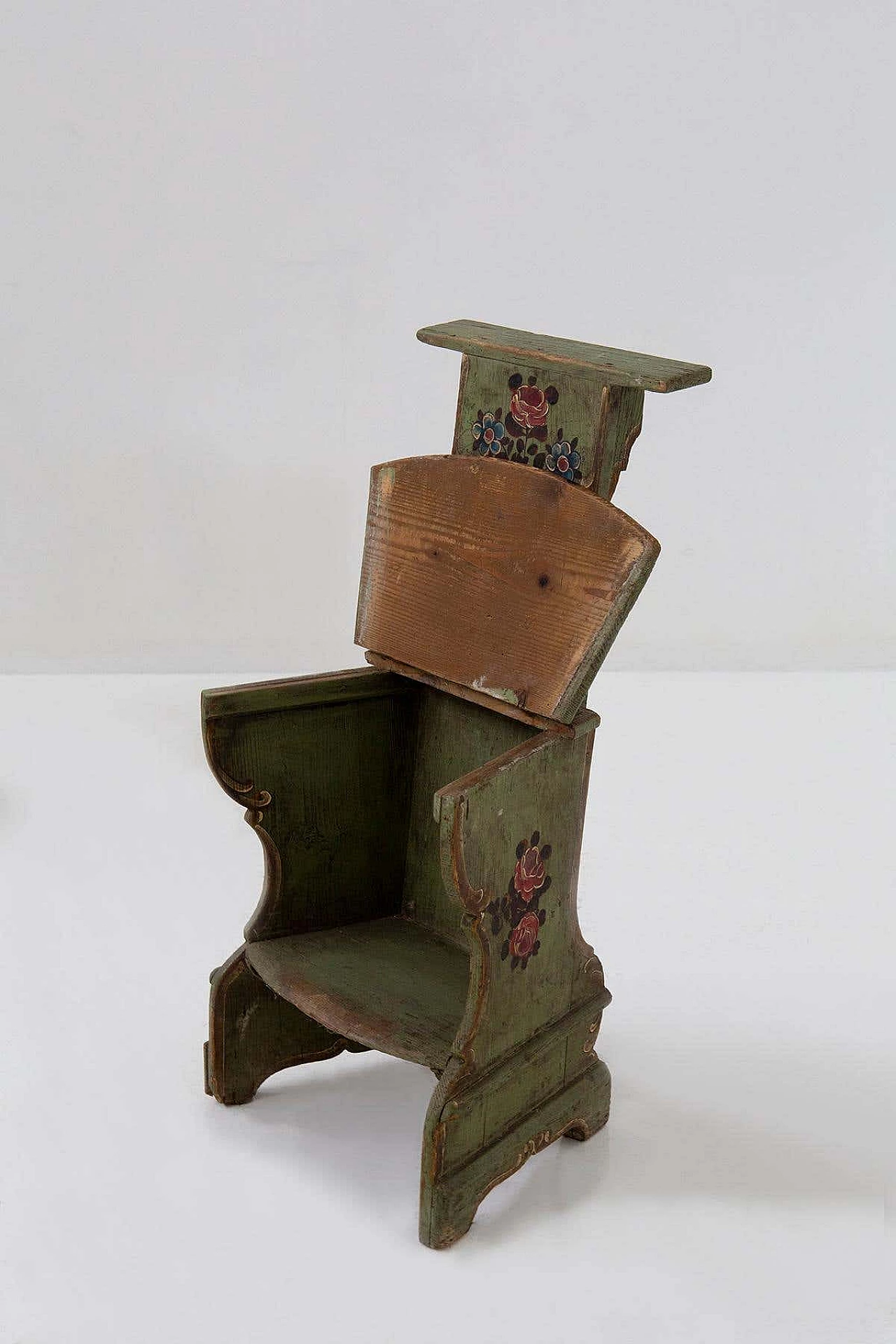 Pair of polychrome wooden chairs convertible into kneelers, 1797 8