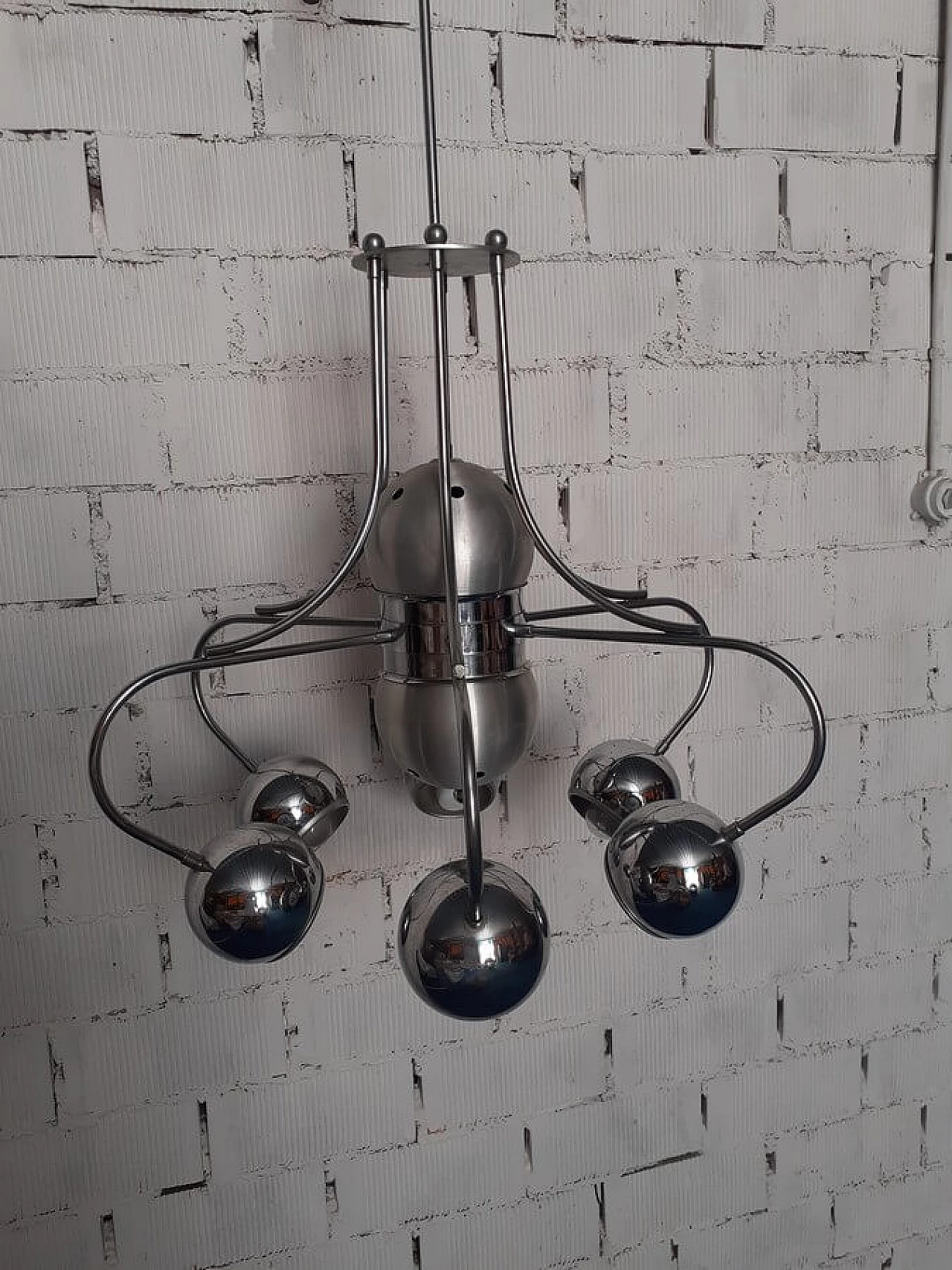 Lampadario a sei luci in metallo nello stile di Reggiani, anni '60 1