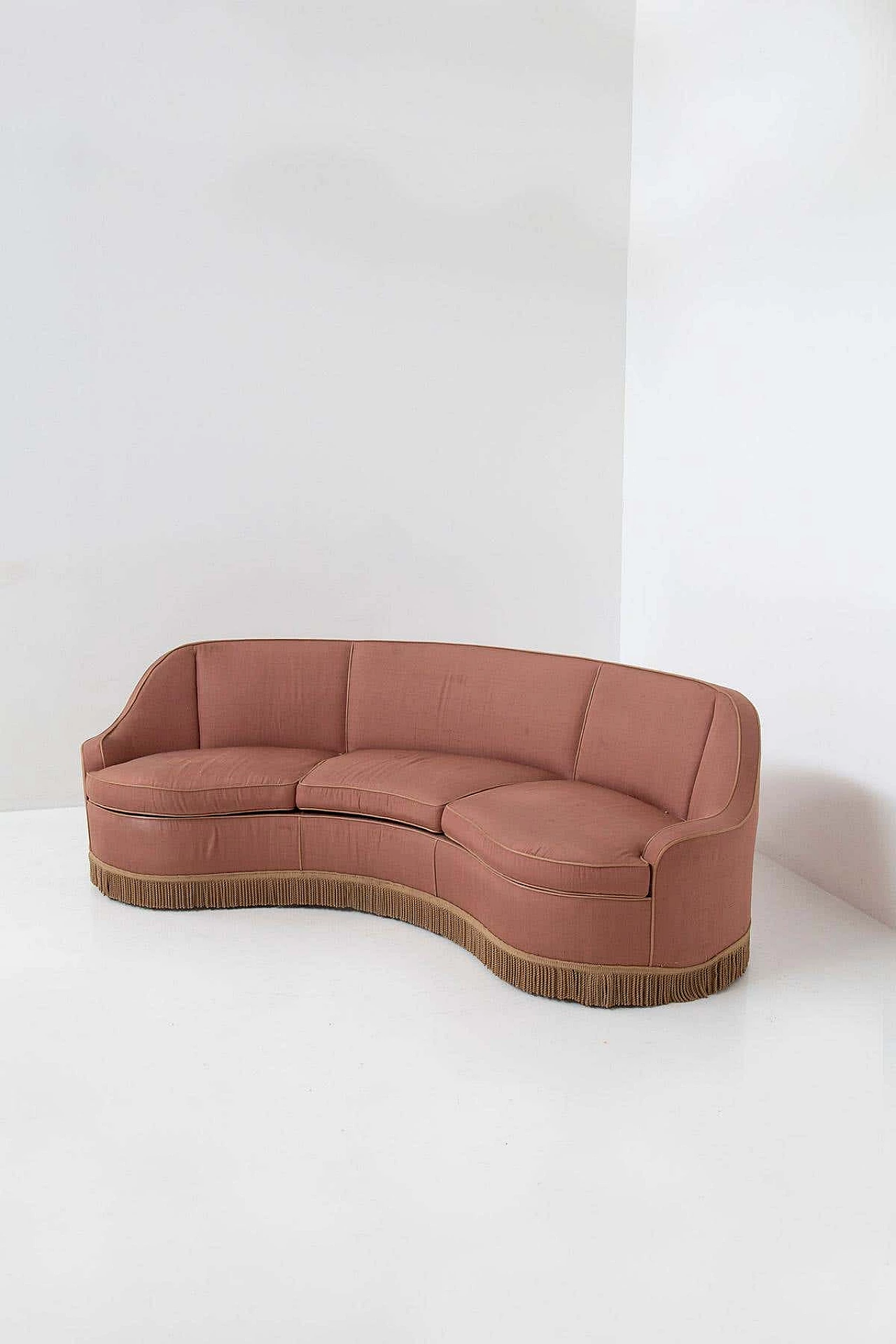 Three-seater sofa in pink fabric attributed to Gio Ponti for Casa e Giardino, 1950s 1
